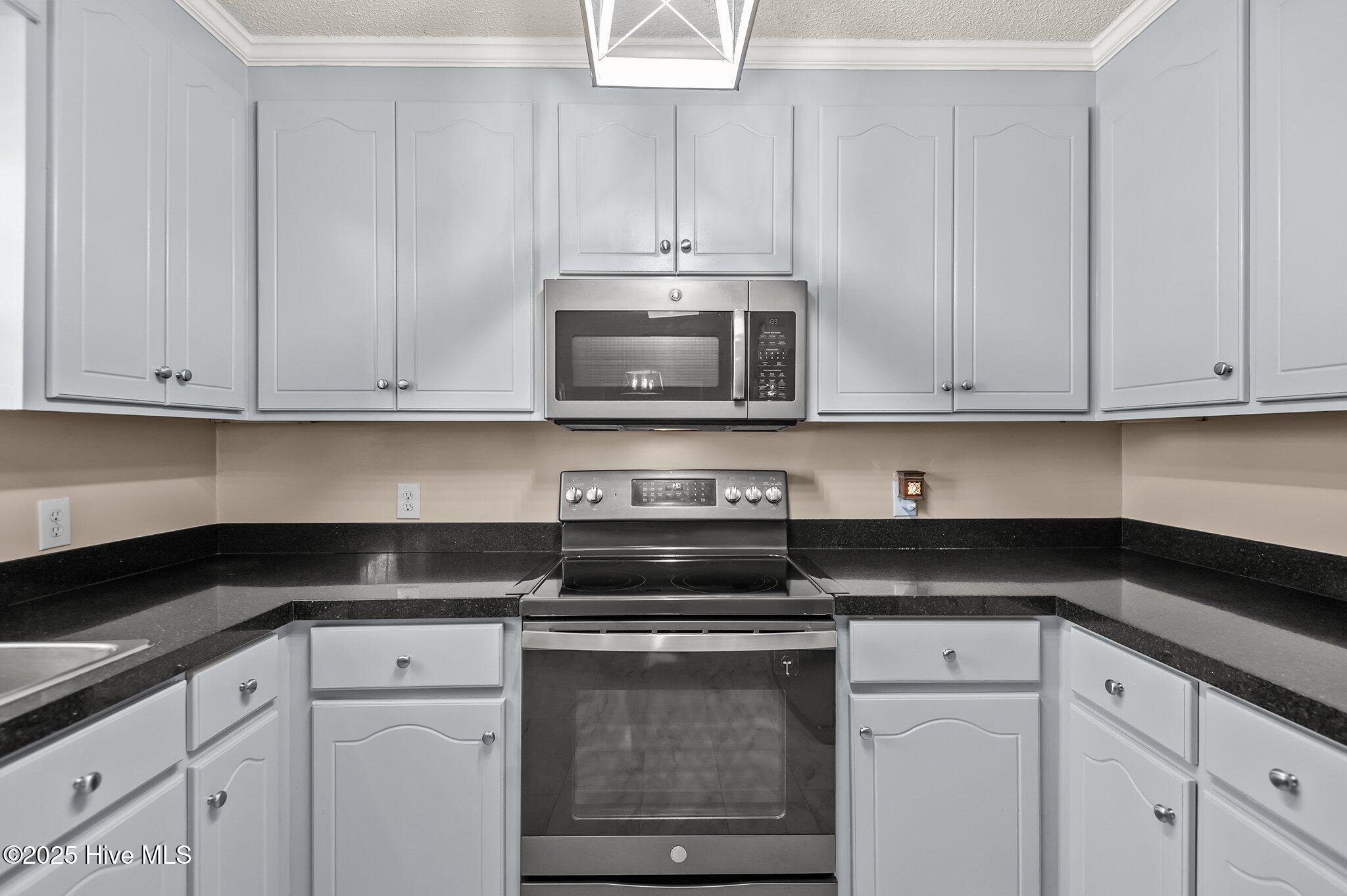 207 Jordan Bluff Drive Property Photo 16