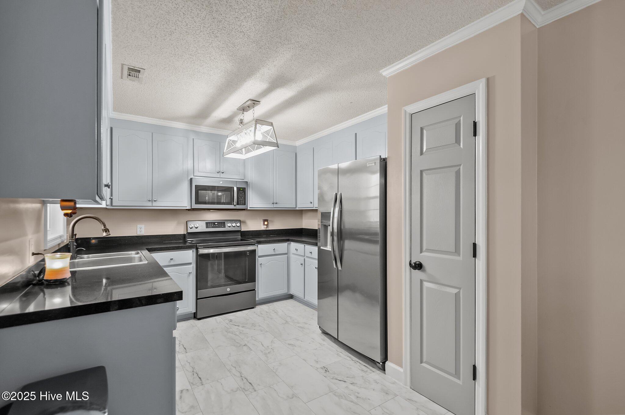 207 Jordan Bluff Drive Property Photo 17