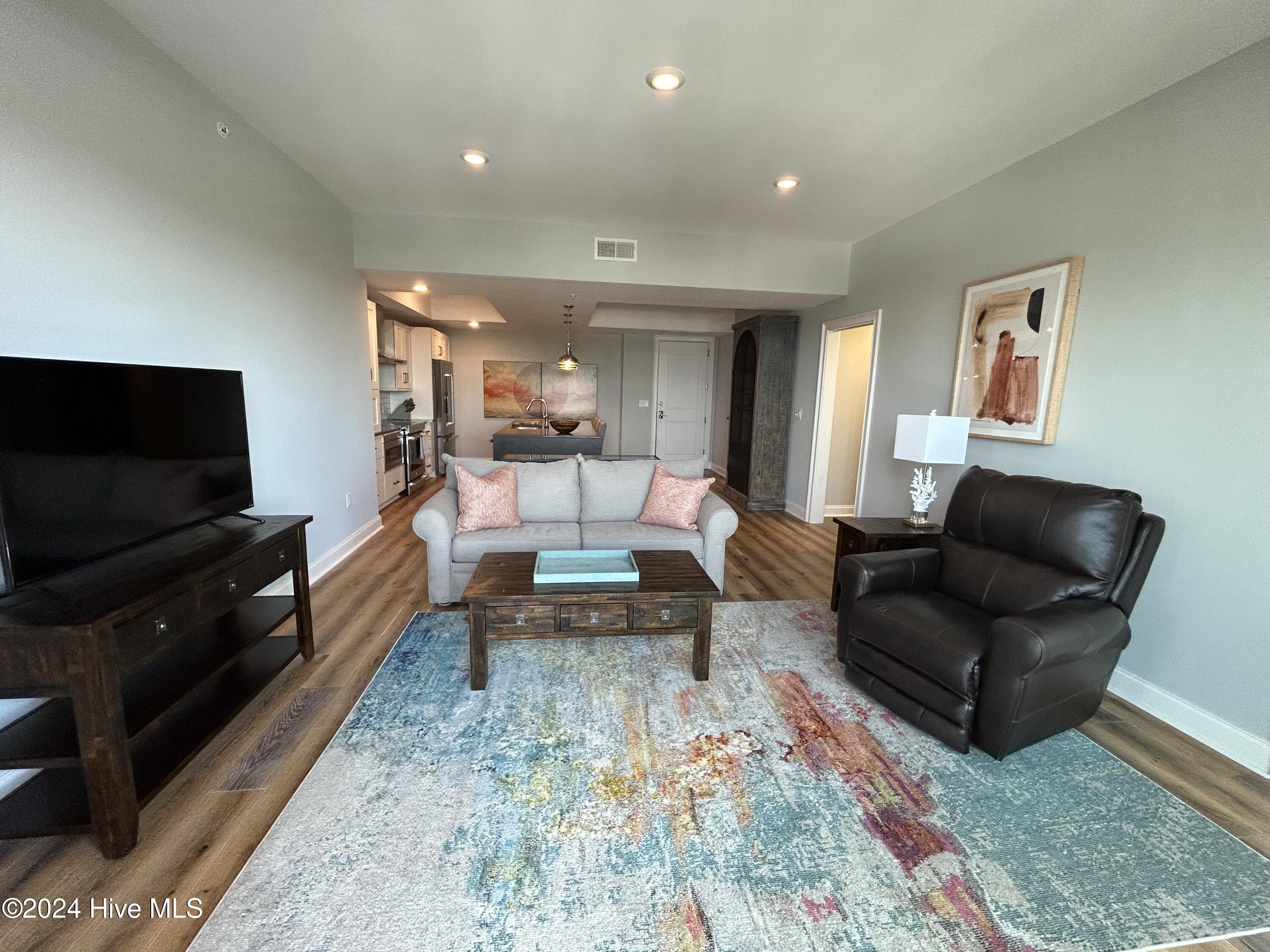 240 N Water Street 1256 Property Photo 10