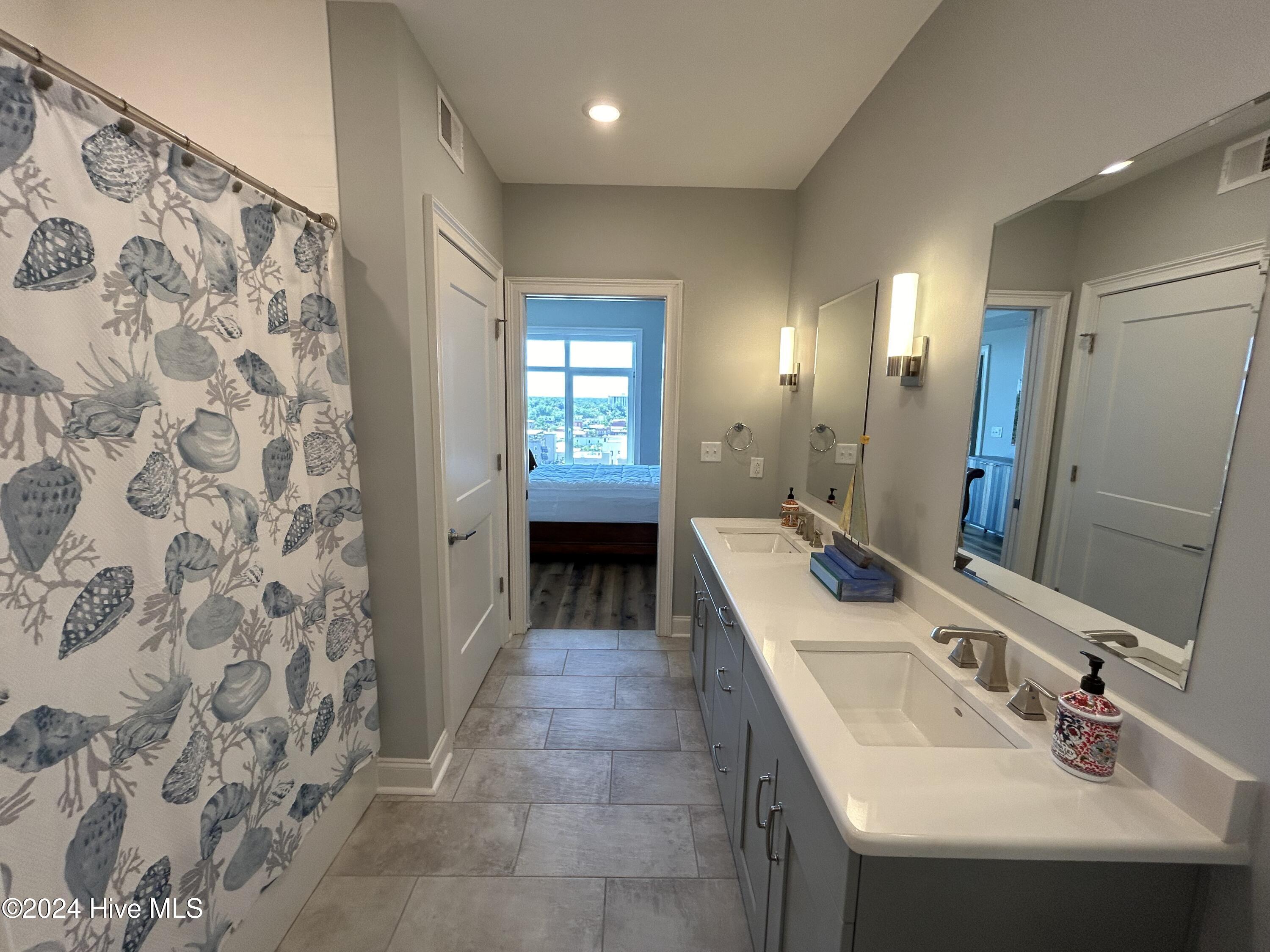 240 N Water Street 1256 Property Photo 26