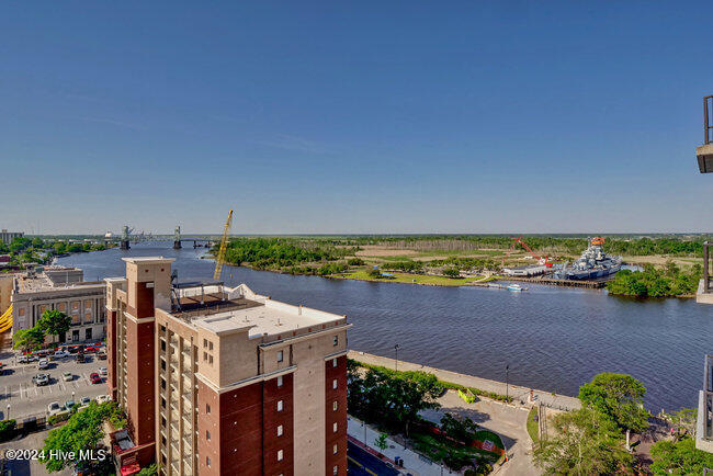 240 N Water Street 1256 Property Photo 28