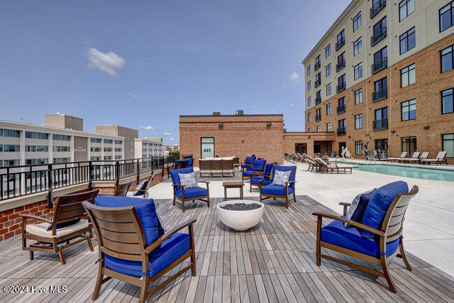 240 N Water Street 1256 Property Photo 36