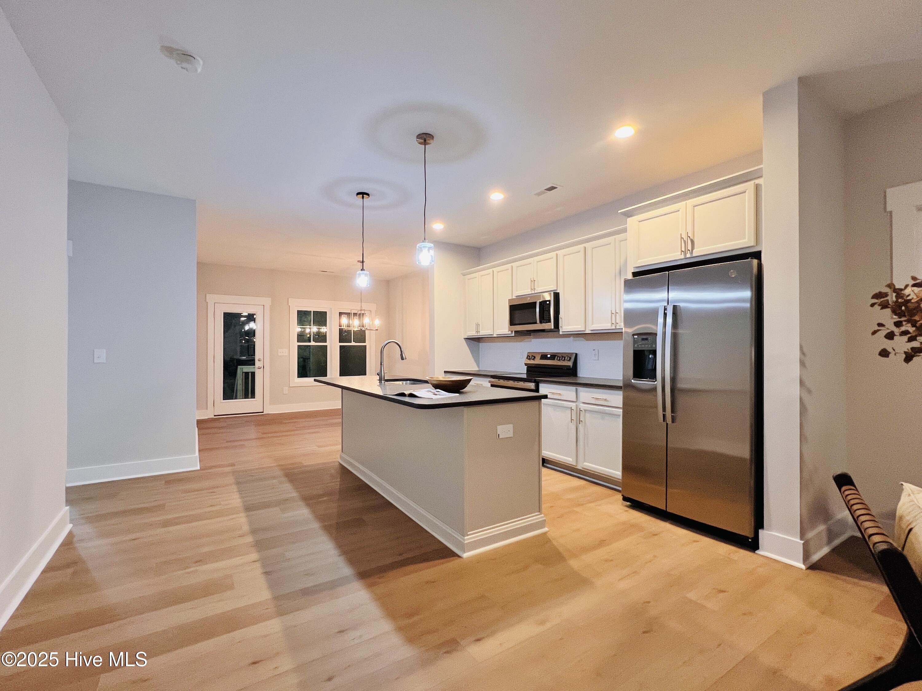 645 W Iowa Avenue Property Photo 14