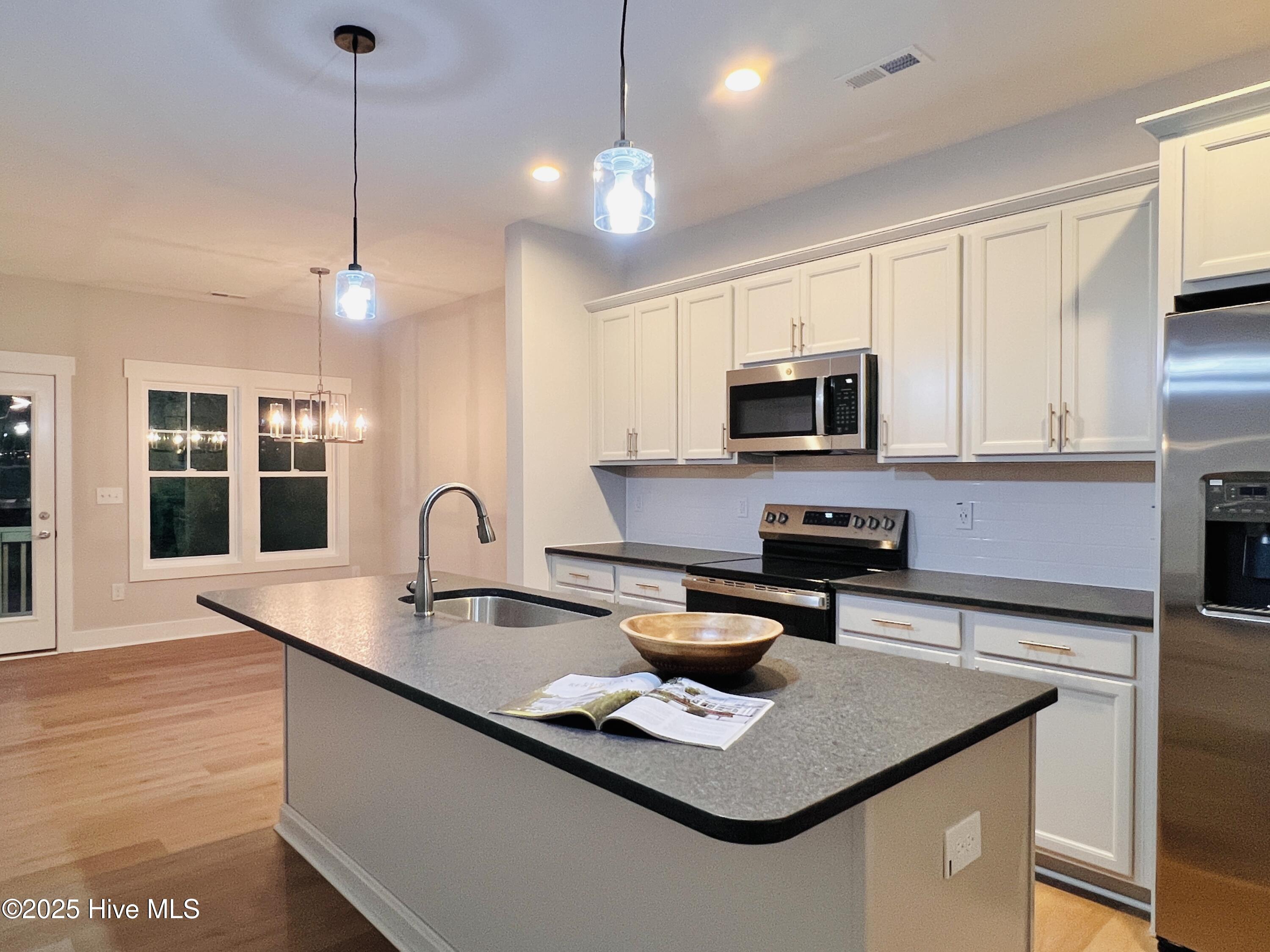 645 W Iowa Avenue Property Photo 15