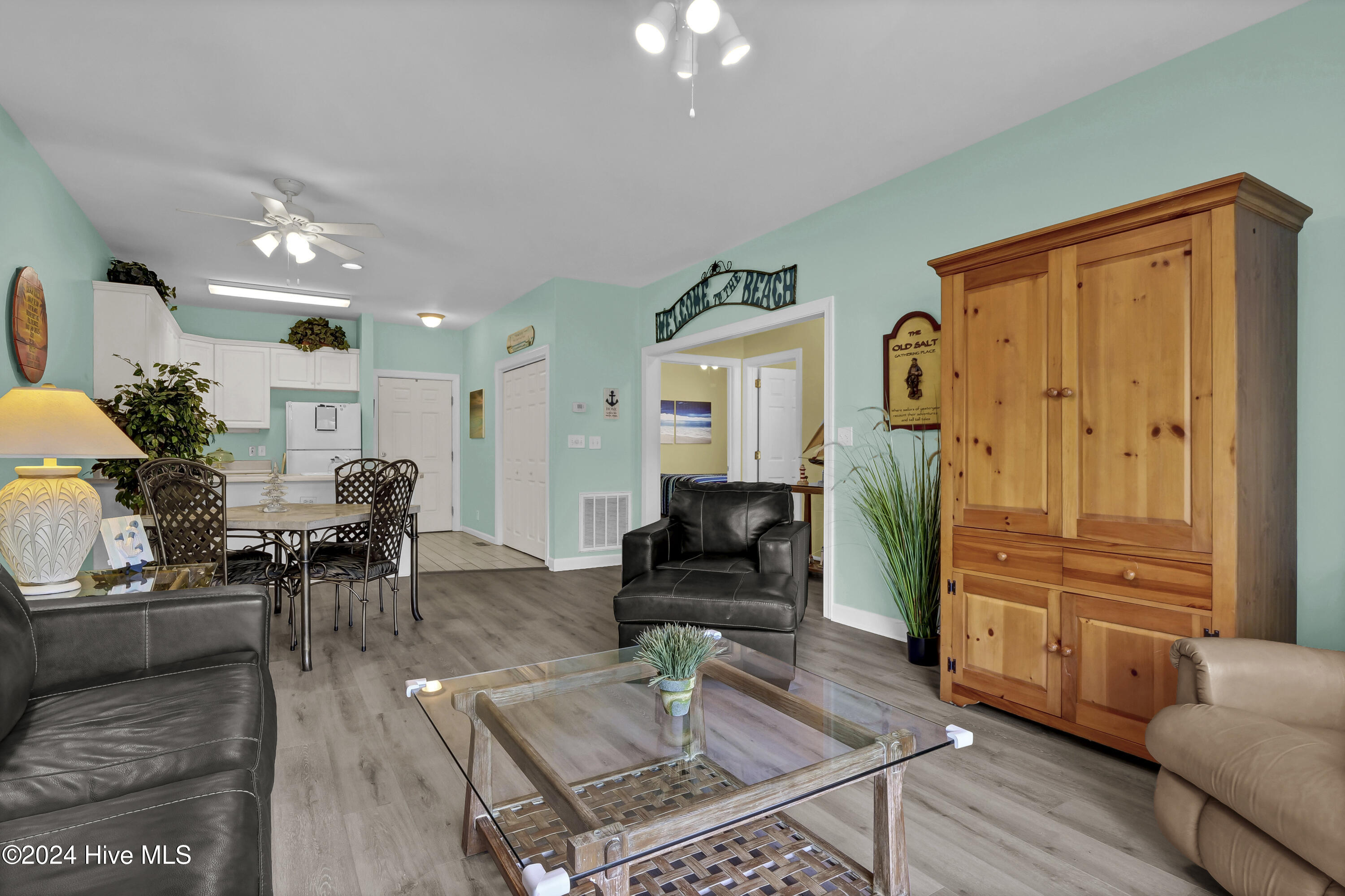 606 W Brown Street D Property Photo 14