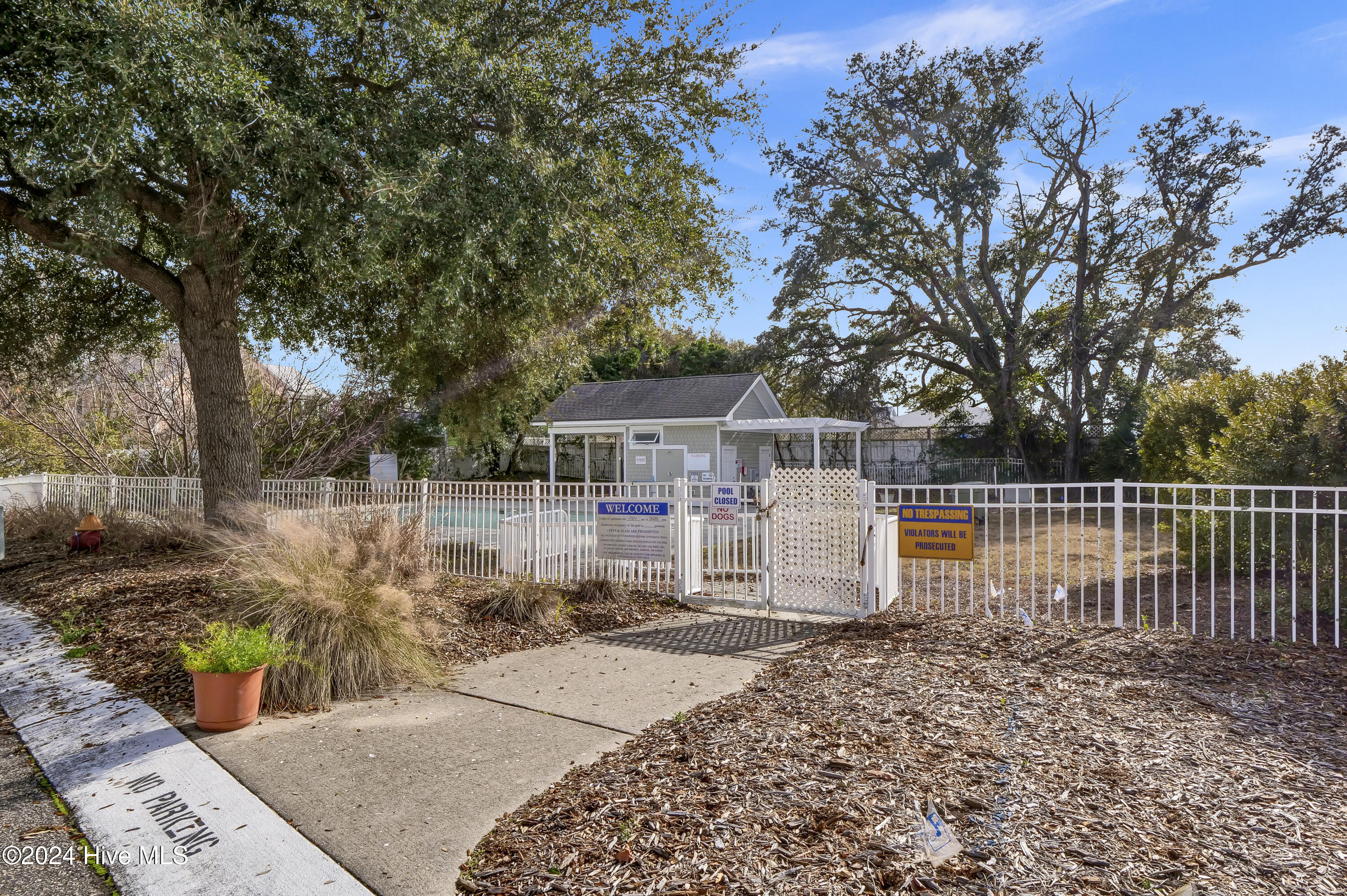 606 W Brown Street D Property Photo 25