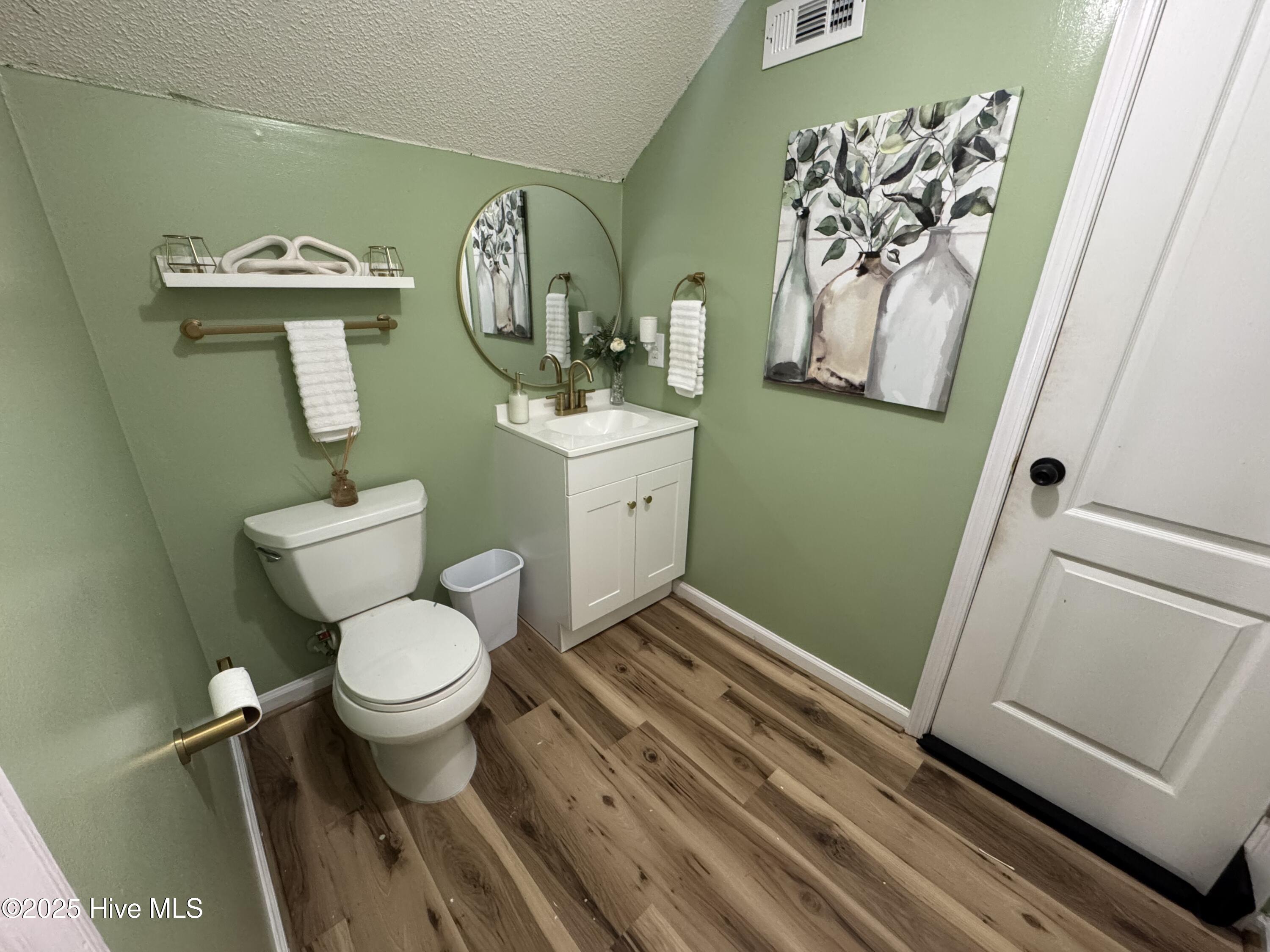 101 Canal Street Property Photo 17