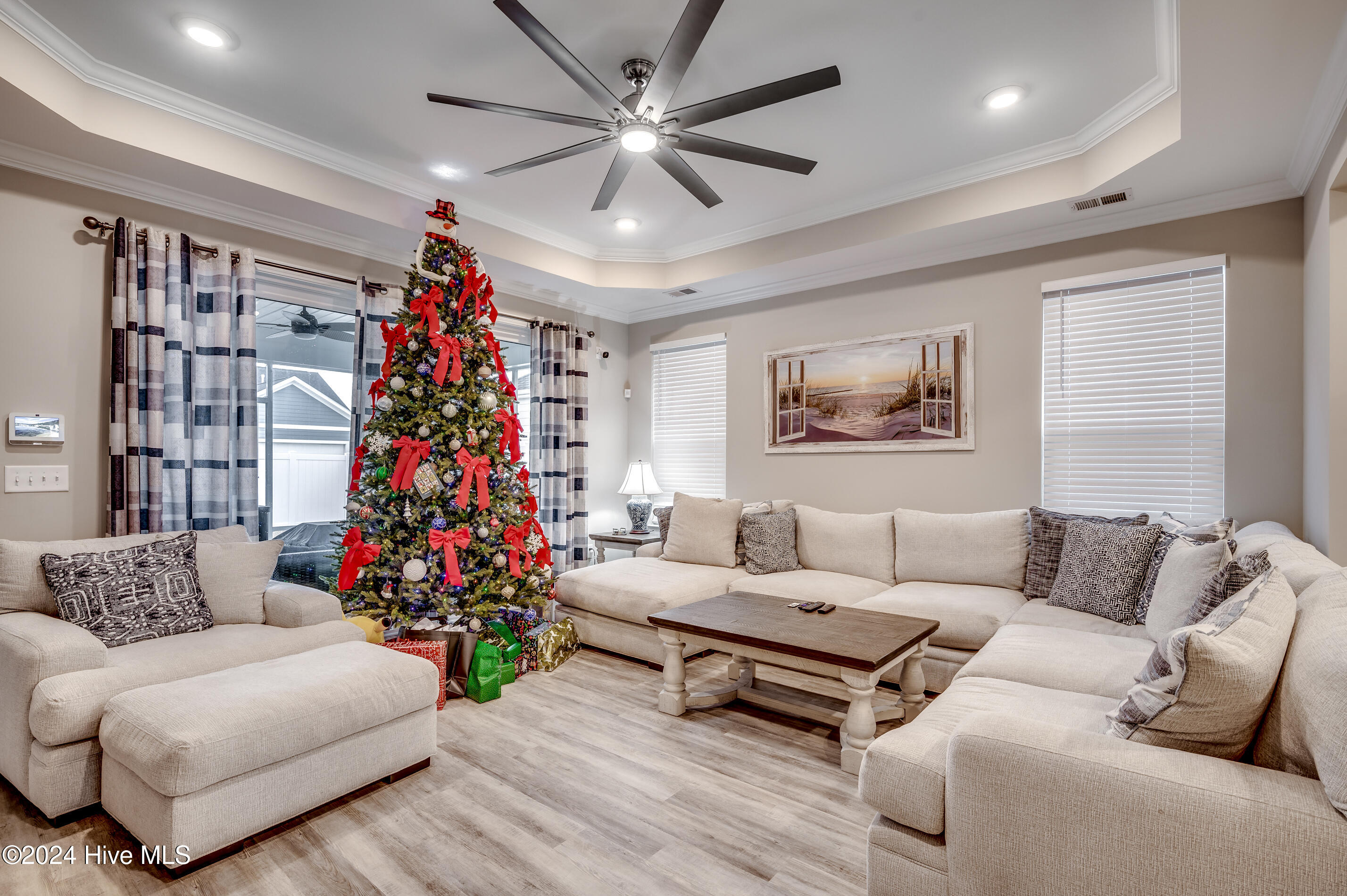 2023 Singing Palm Loop Property Photo 5