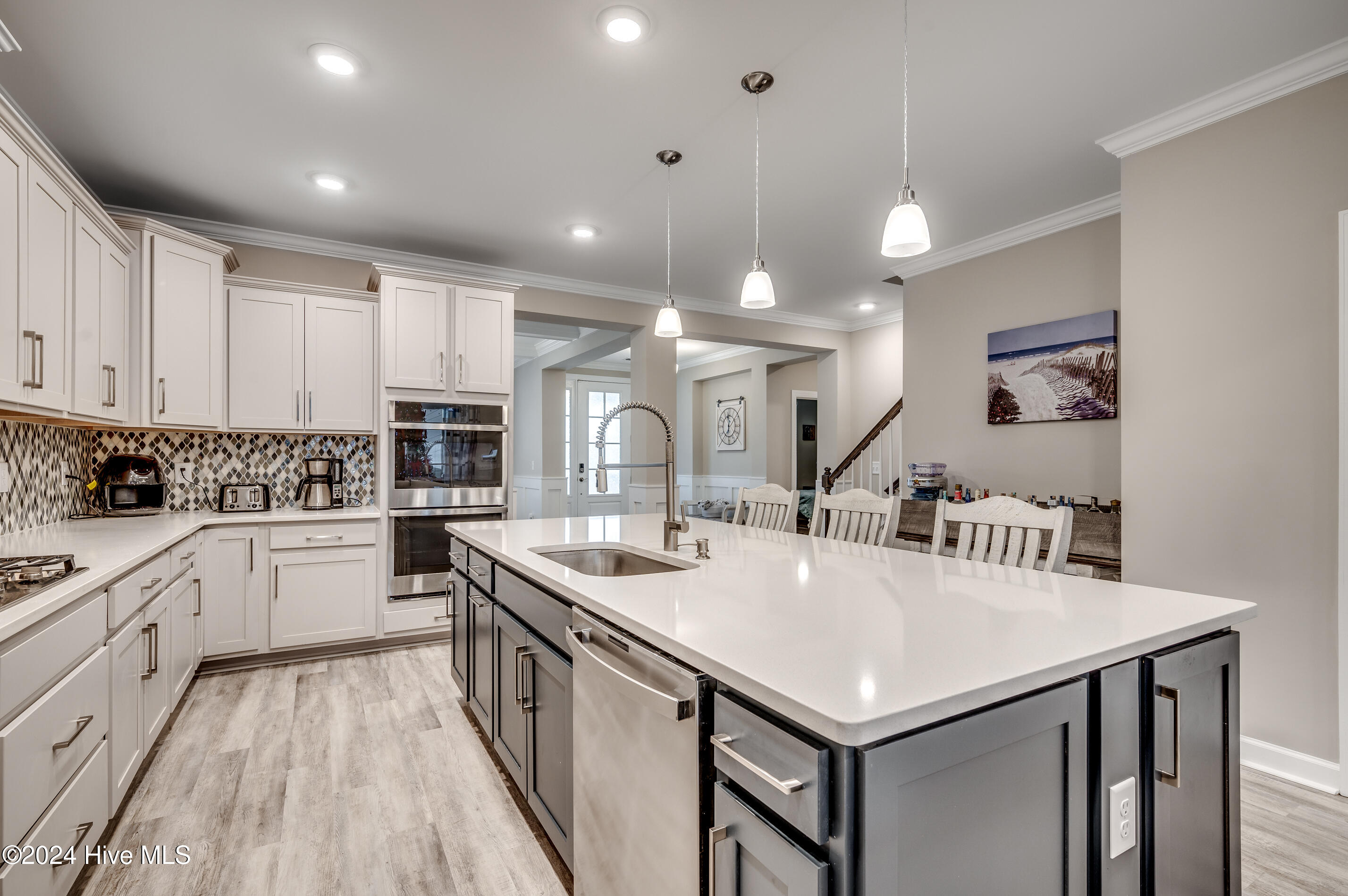 2023 Singing Palm Loop Property Photo 8