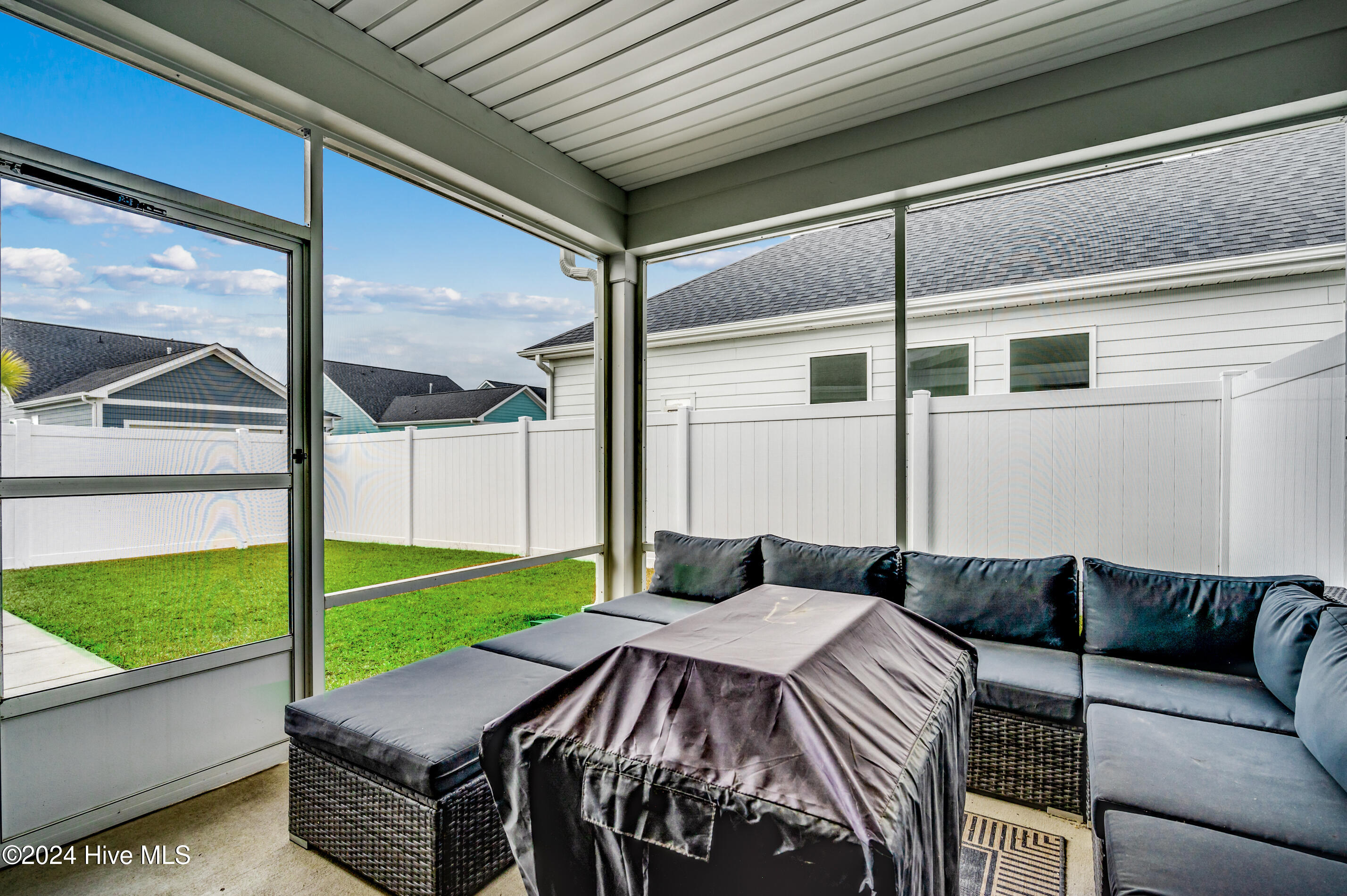 2023 Singing Palm Loop Property Photo 25