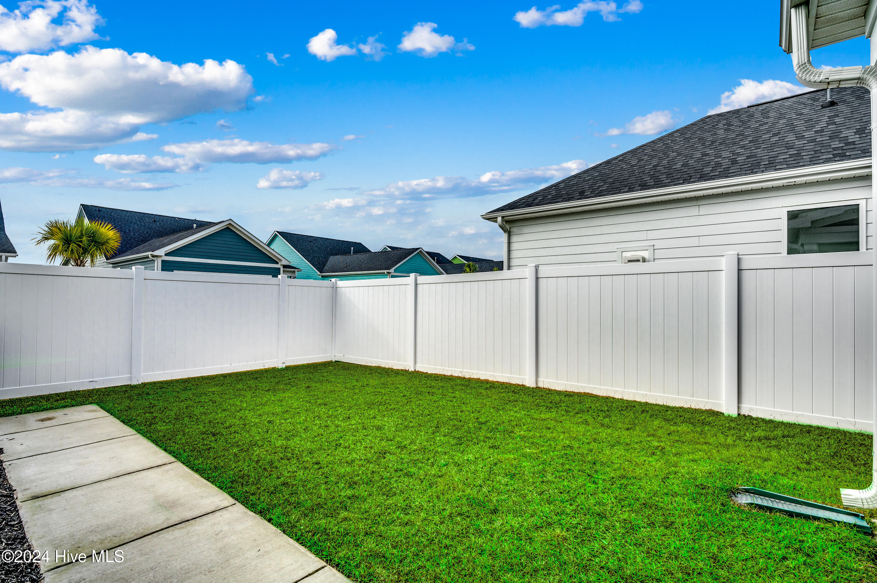 2023 Singing Palm Loop Property Photo 29