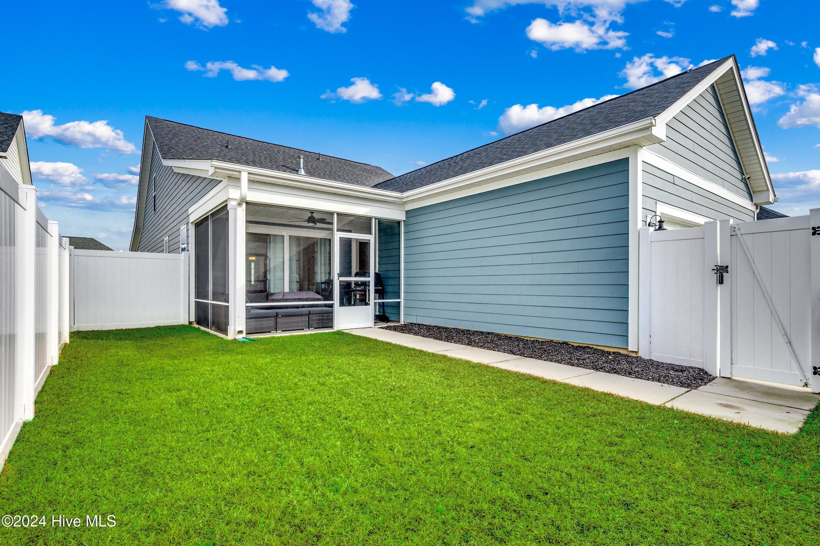 2023 Singing Palm Loop Property Photo 30