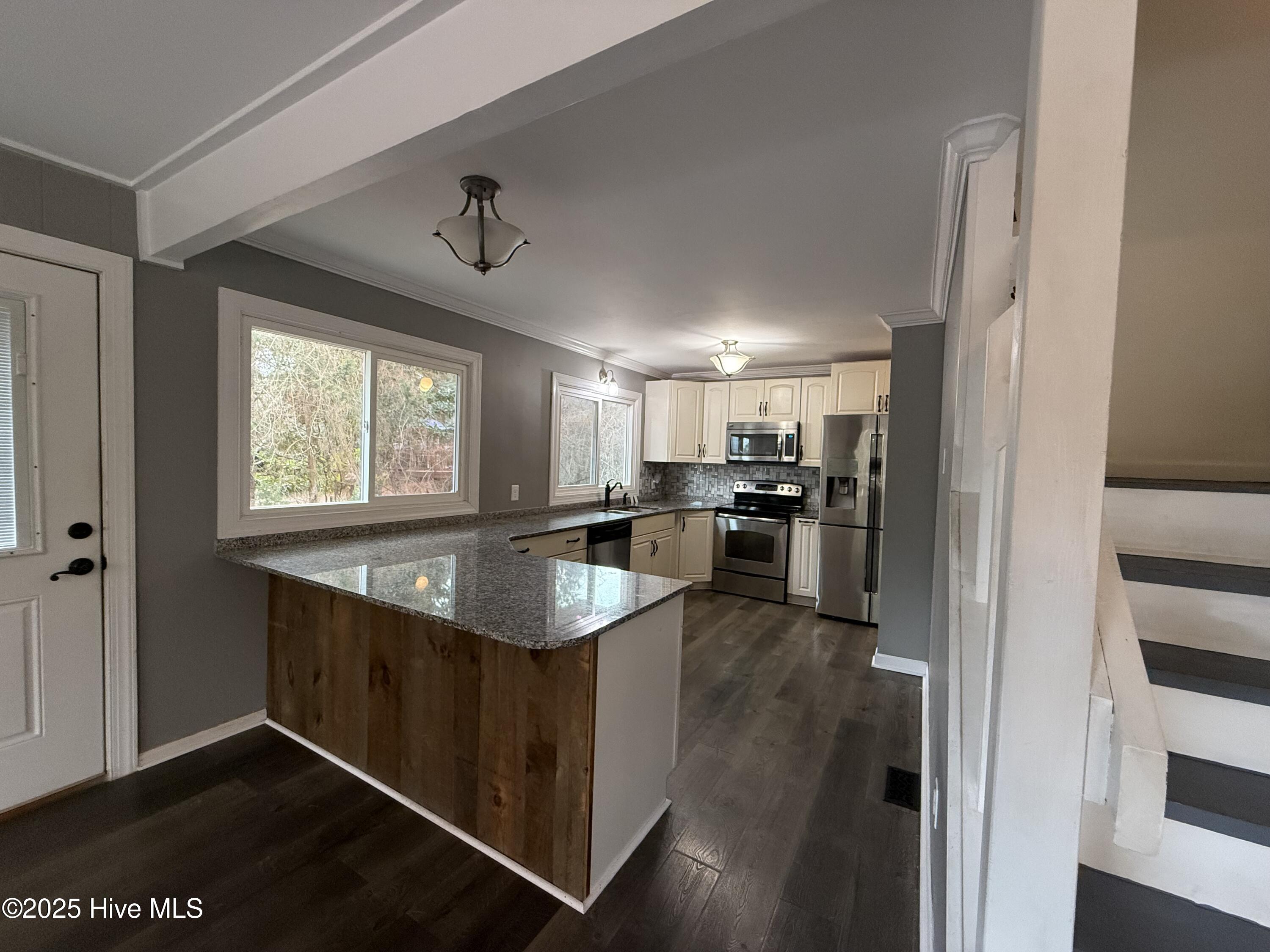 108 Juniper Court Property Photo 7