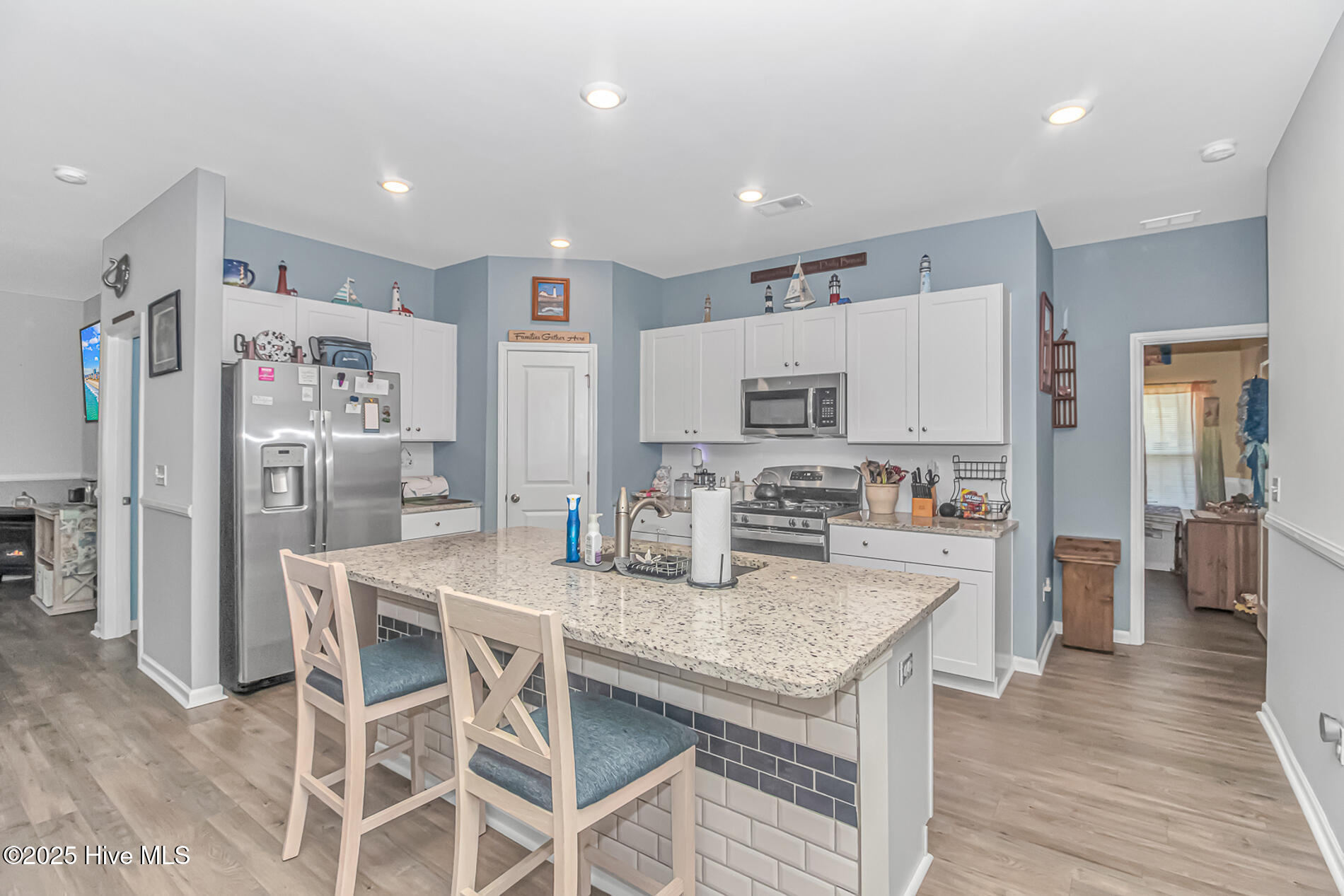 624 Watercliff Drive Property Photo 6
