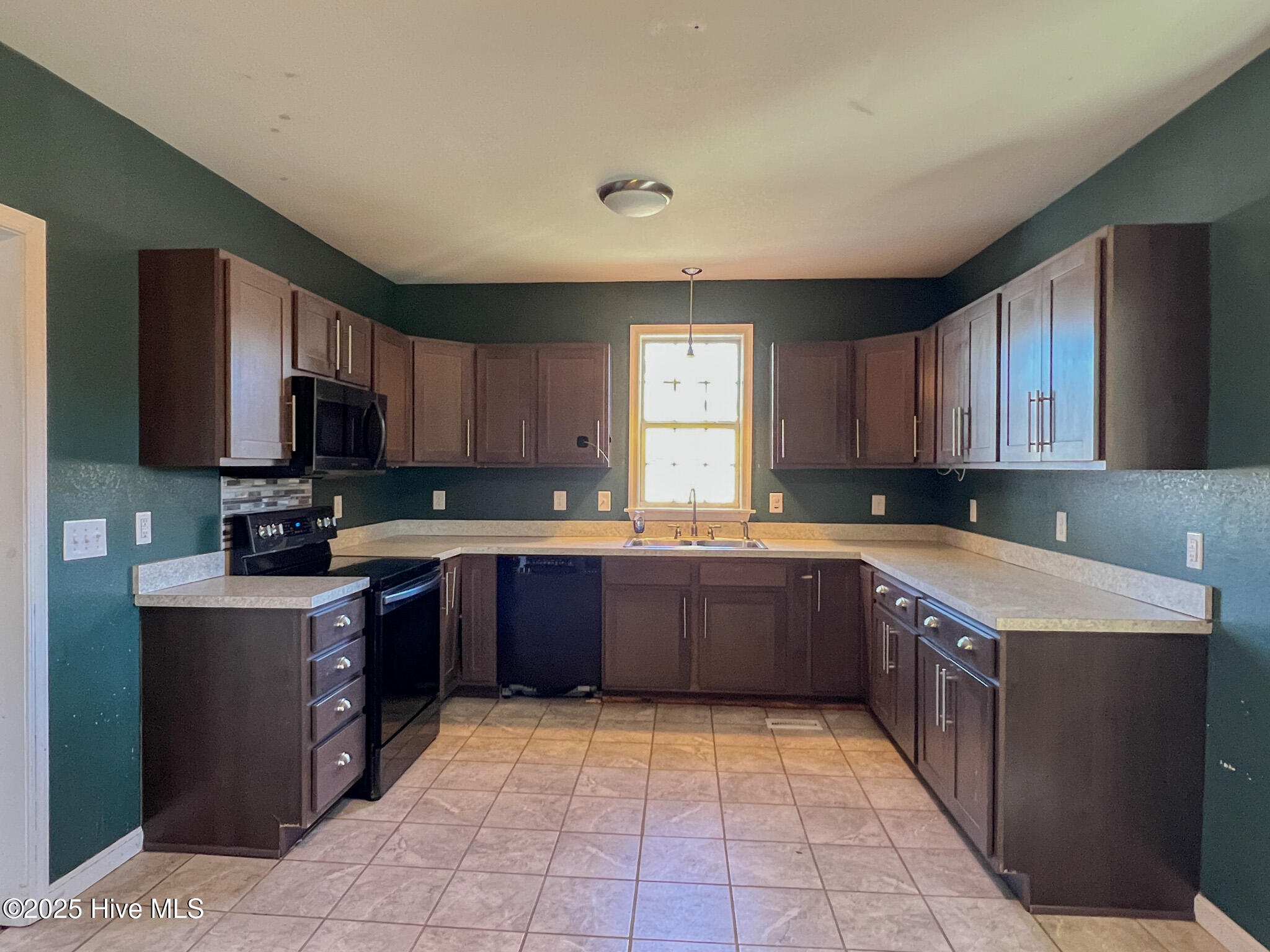 403 Spencers Avenue Property Photo 6