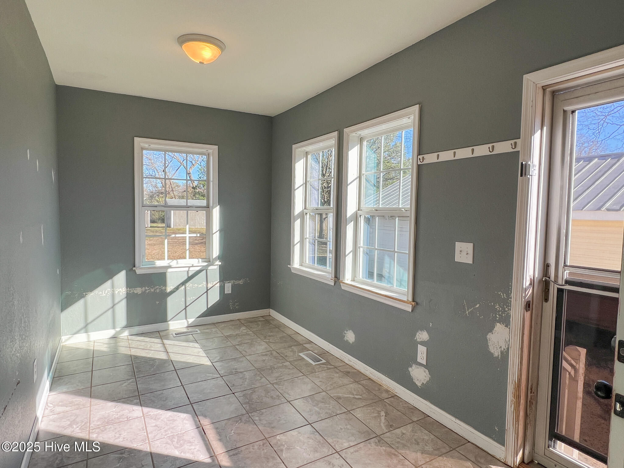 403 Spencers Avenue Property Photo 8