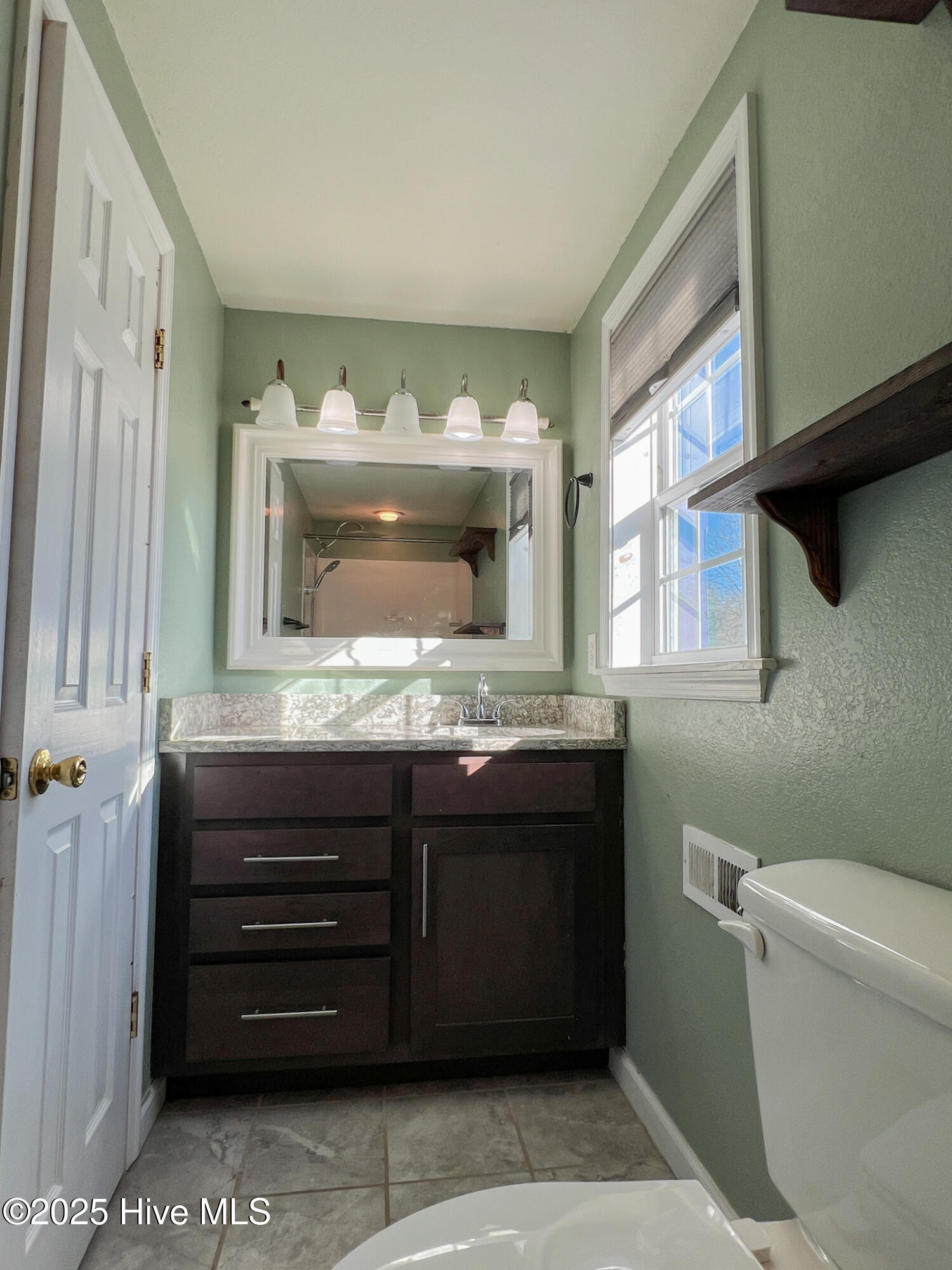 403 Spencers Avenue Property Photo 16