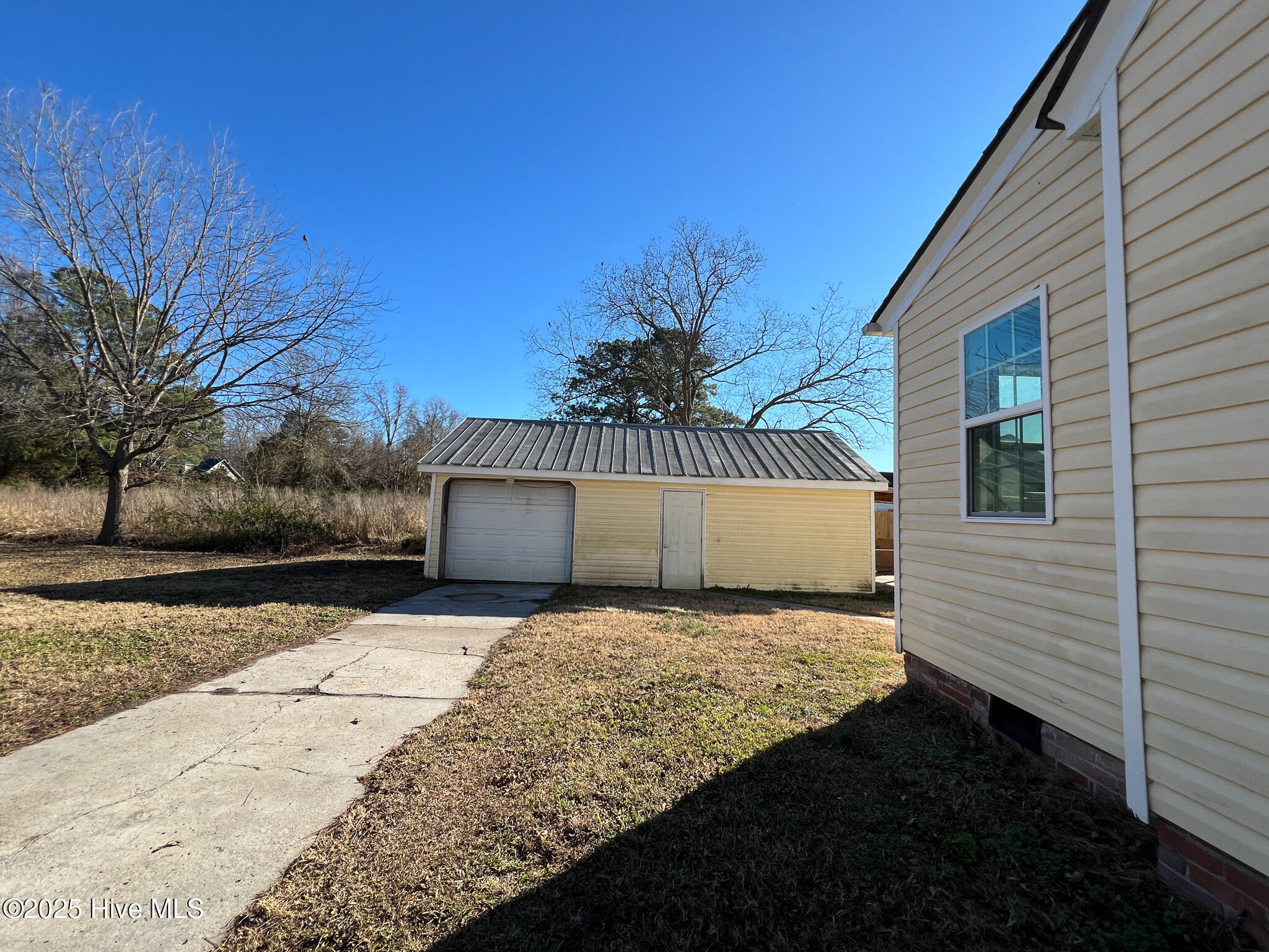 403 Spencers Avenue Property Photo 20