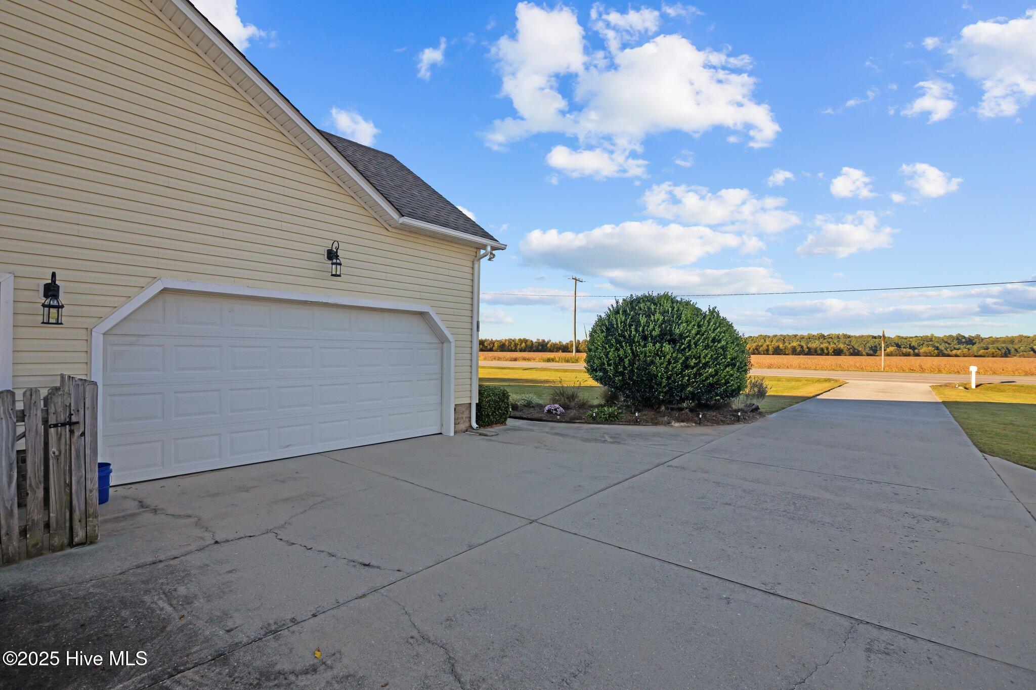 531 Highway 343 Property Photo 49