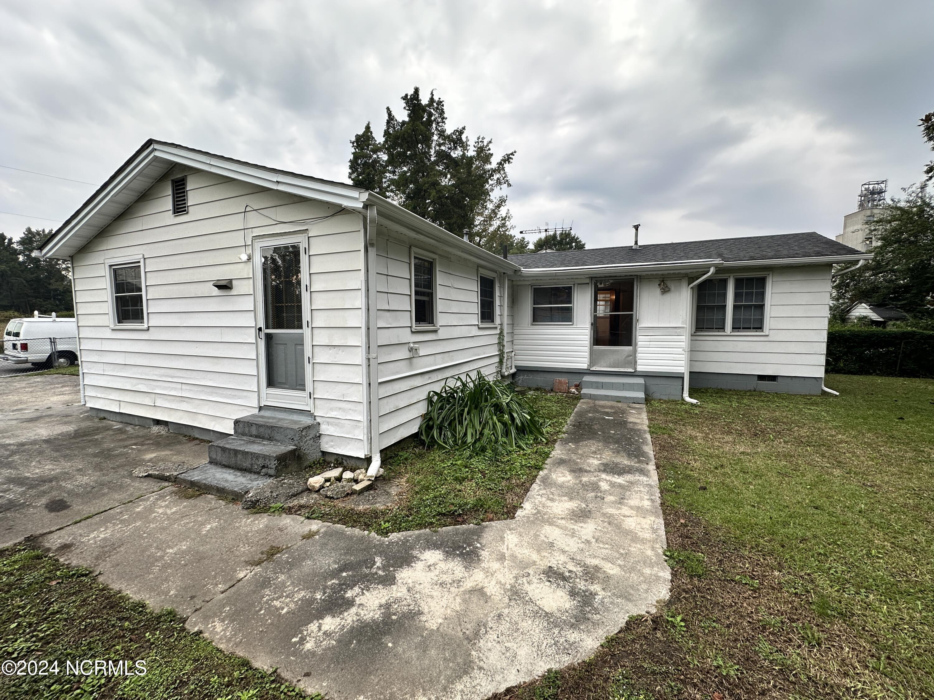 4462 W West Hines Street Property Photo 4