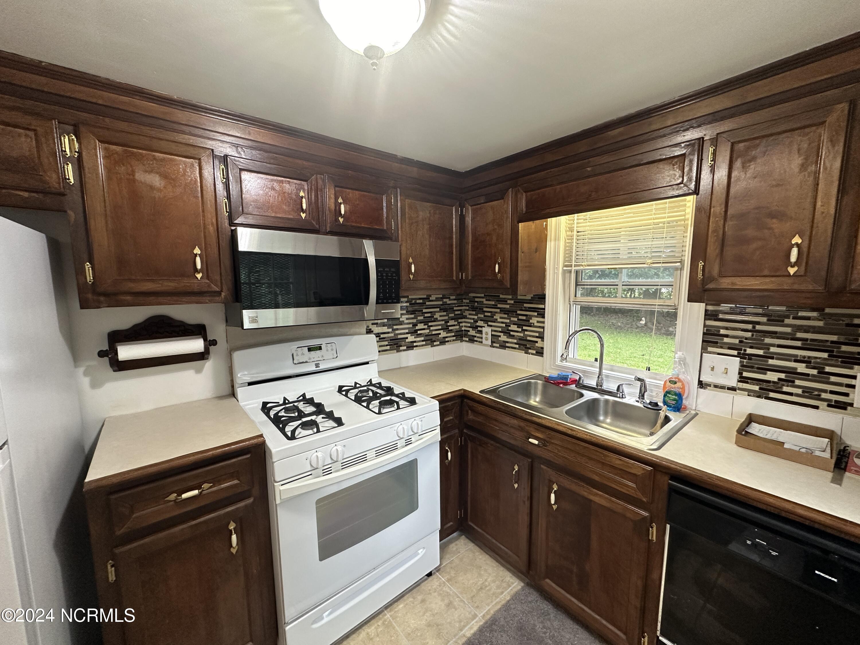 4462 W West Hines Street Property Photo 8