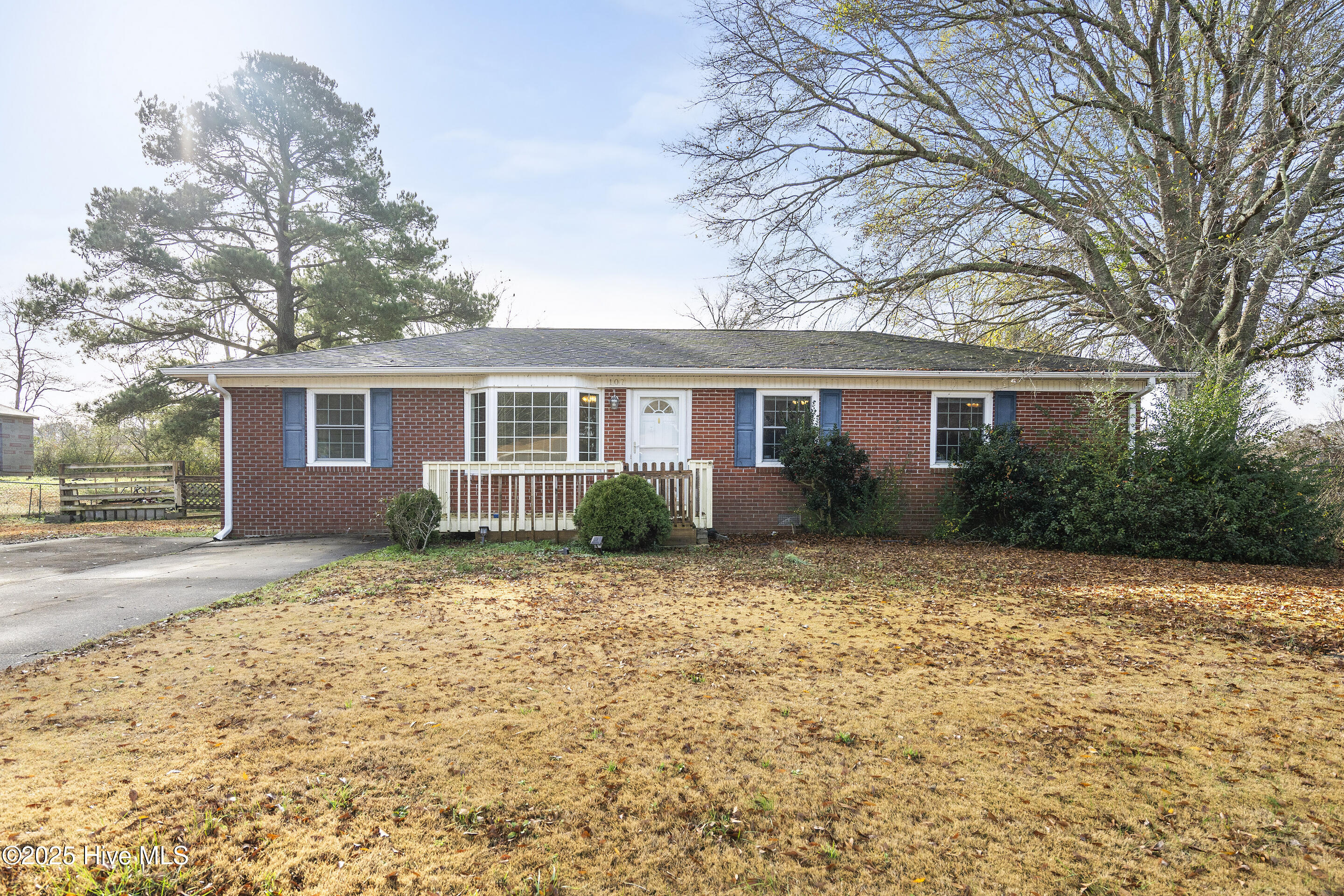 107 Aspen Lane Property Photo 1