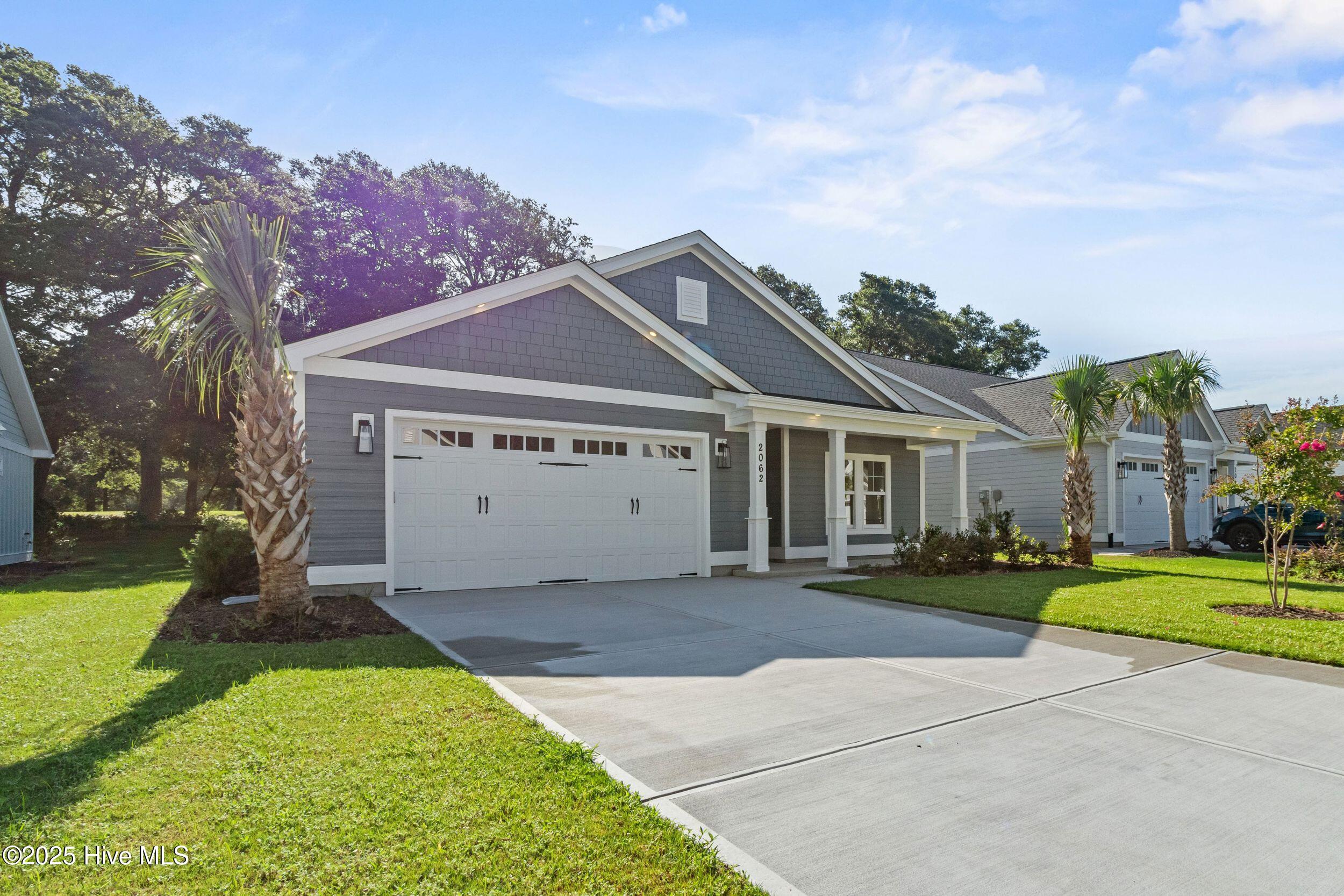 2062 Greenside Manor Drive Property Photo 3
