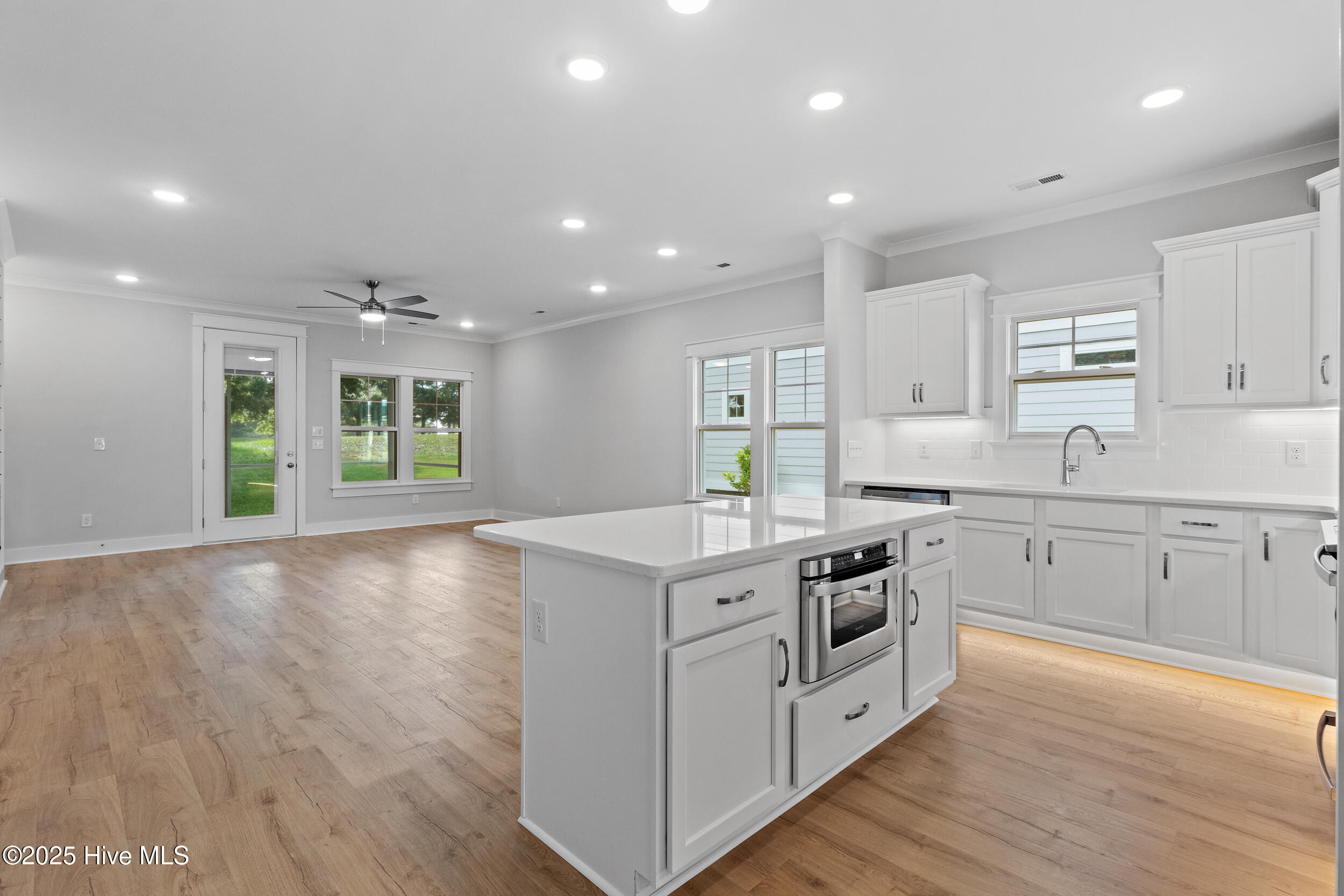 2062 Greenside Manor Drive Property Photo 17