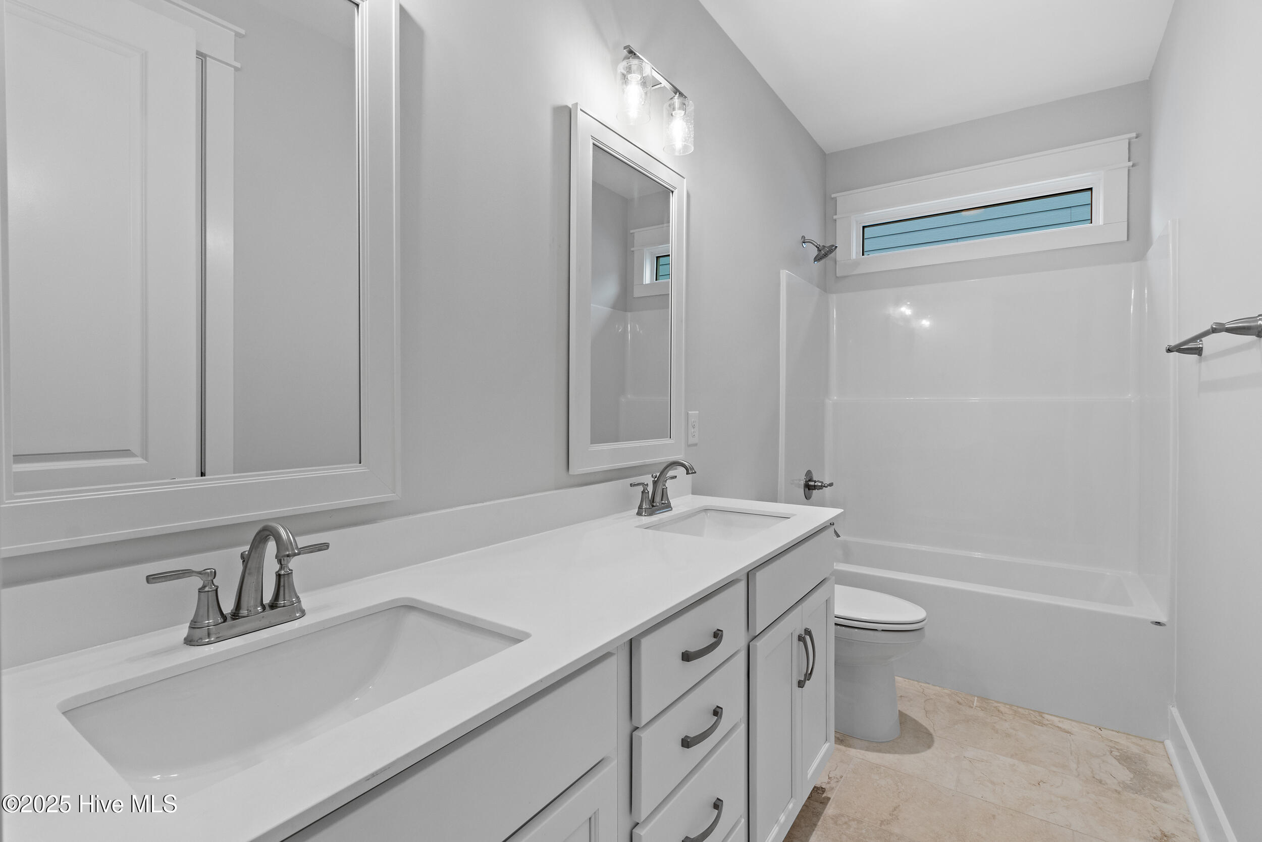 2062 Greenside Manor Drive Property Photo 19