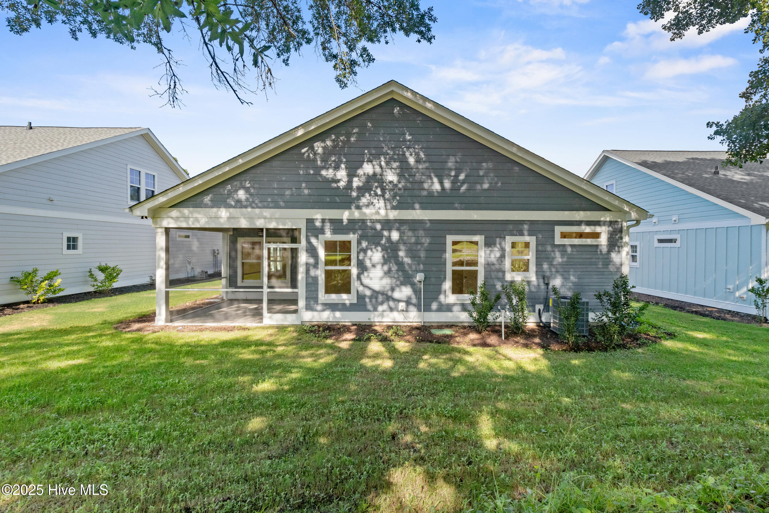 2062 Greenside Manor Drive Property Photo 33