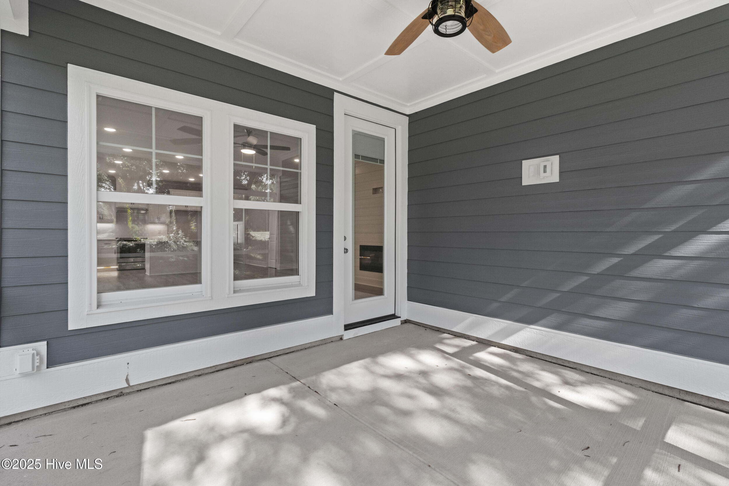 2062 Greenside Manor Drive Property Photo 35