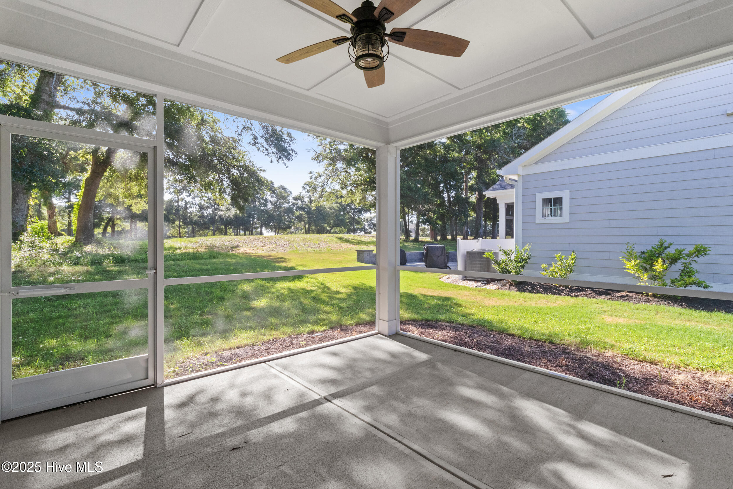 2062 Greenside Manor Drive Property Photo 36