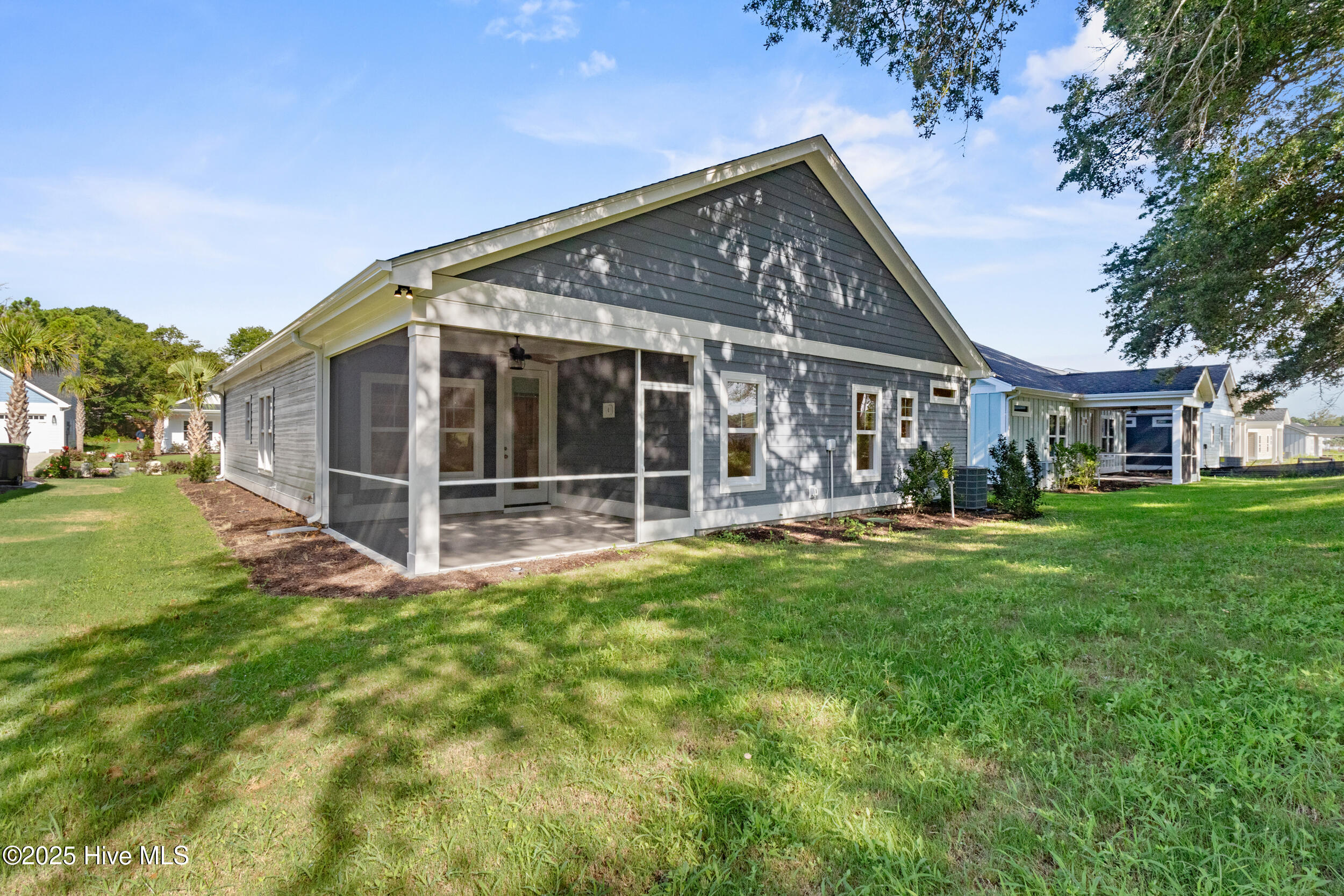 2062 Greenside Manor Drive Property Photo 37