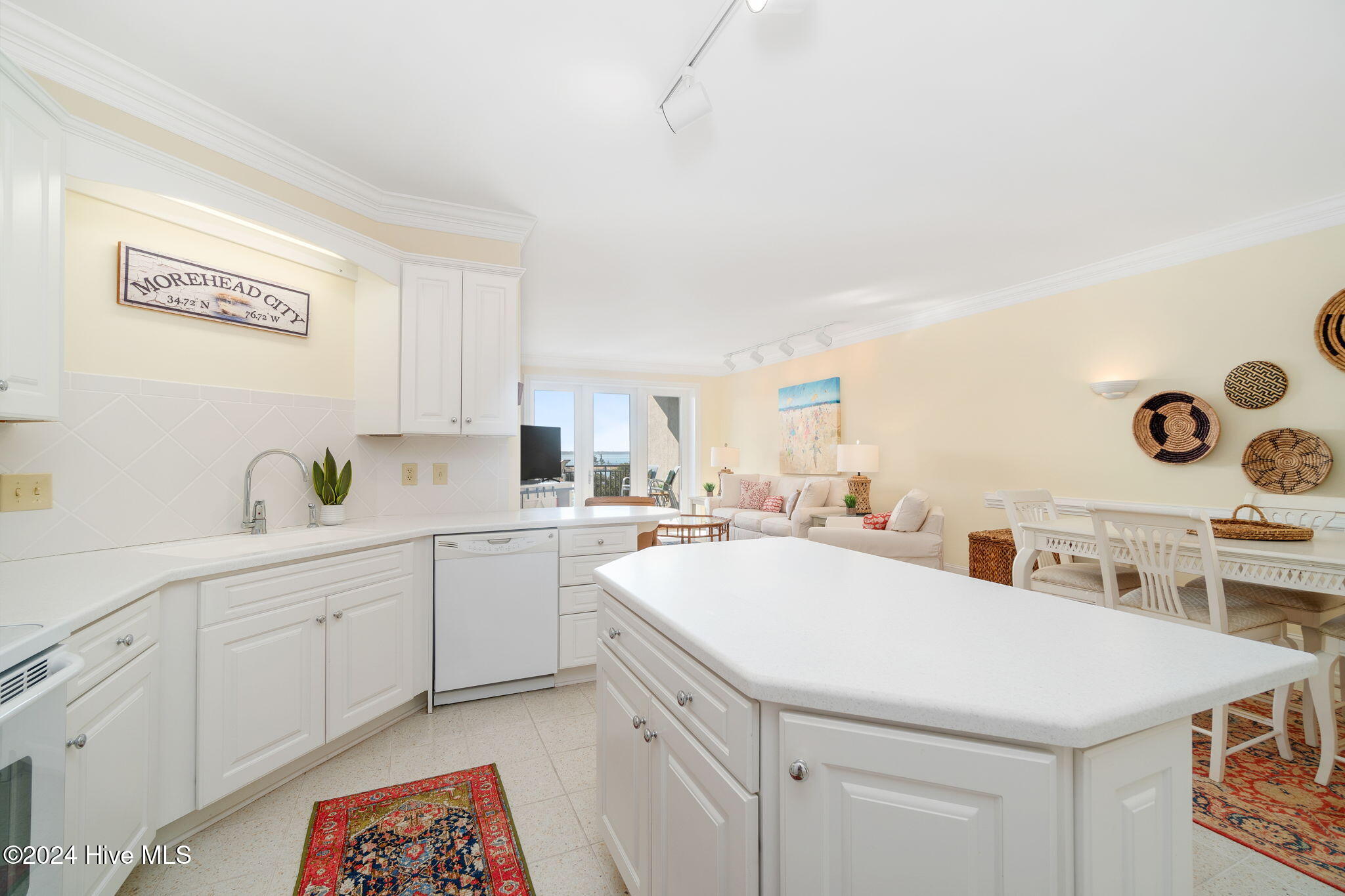 4425 Arendell Street 303 Harborside Club At 70 West Property Photo 17