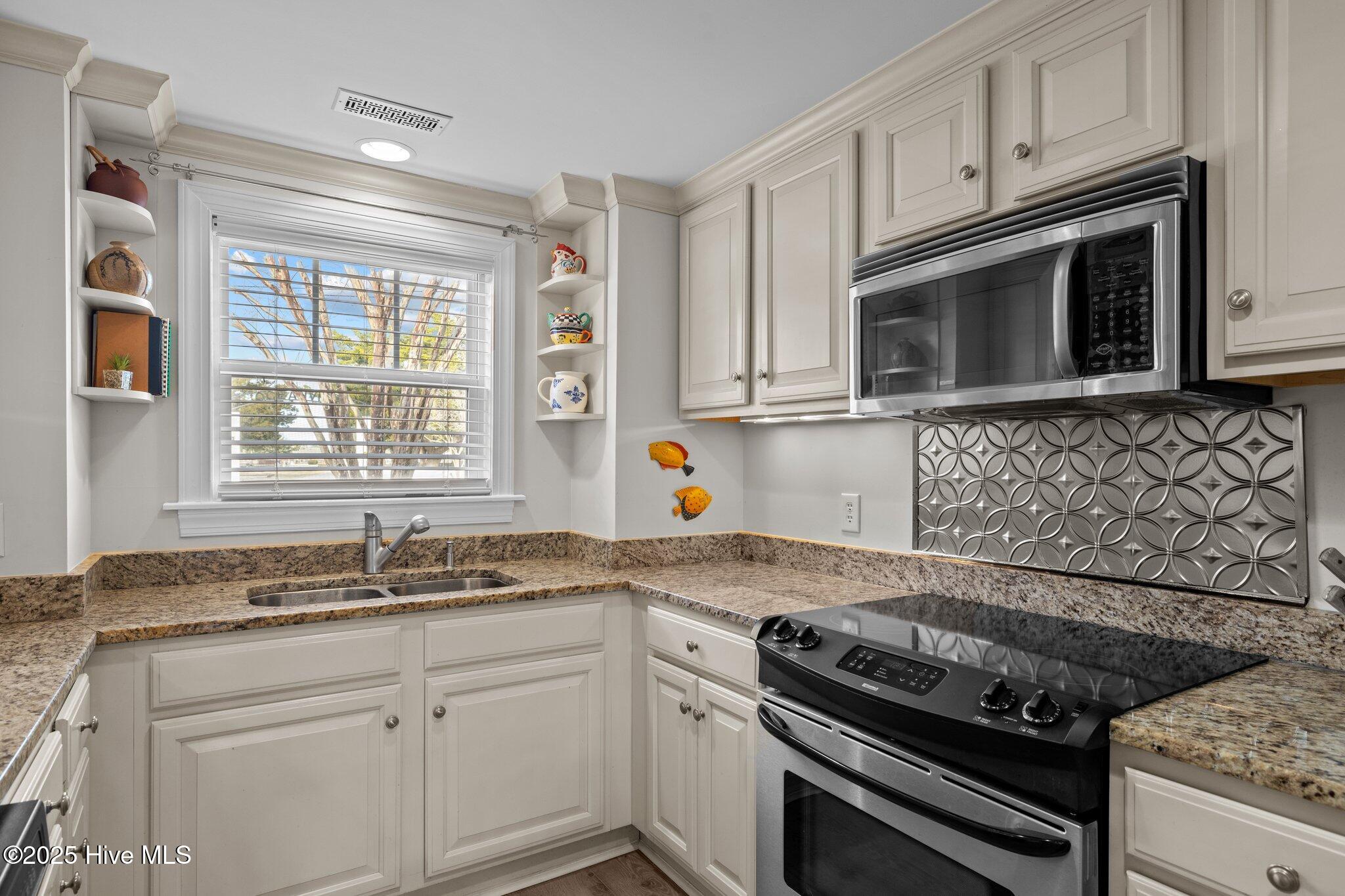 1312 Ann Street 3 Property Photo 6