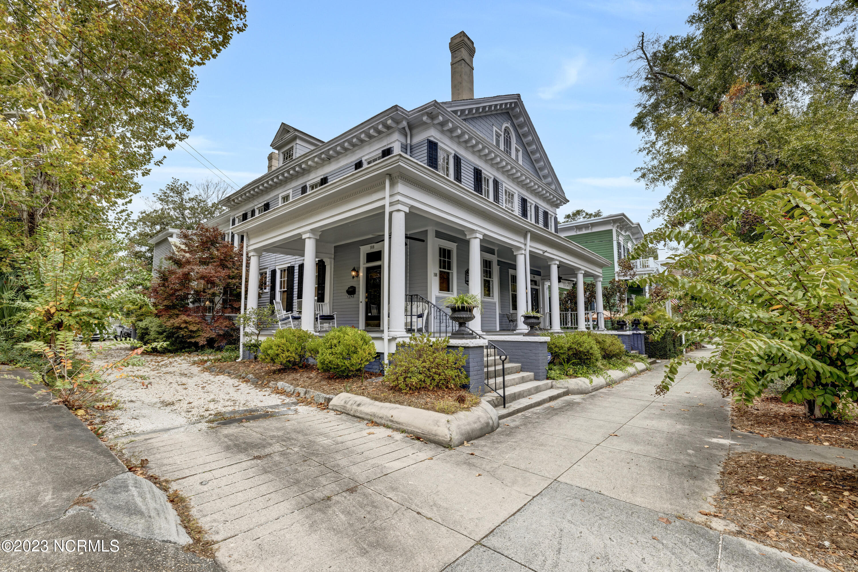 106 S 5th Avenue Property Photo 2