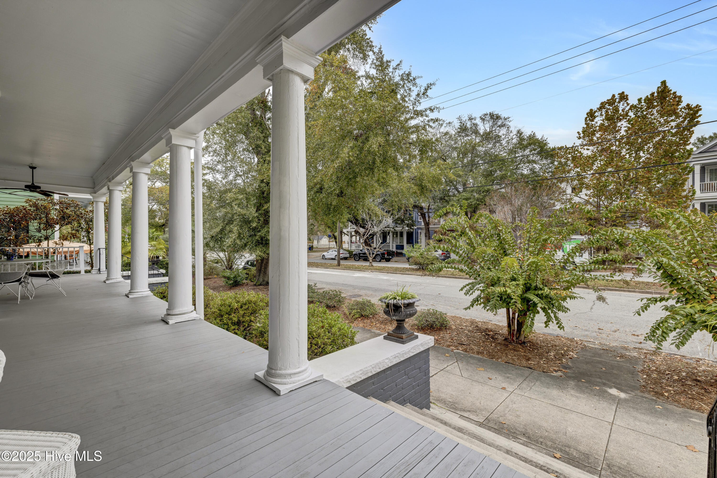 106 S 5th Avenue Property Photo 5