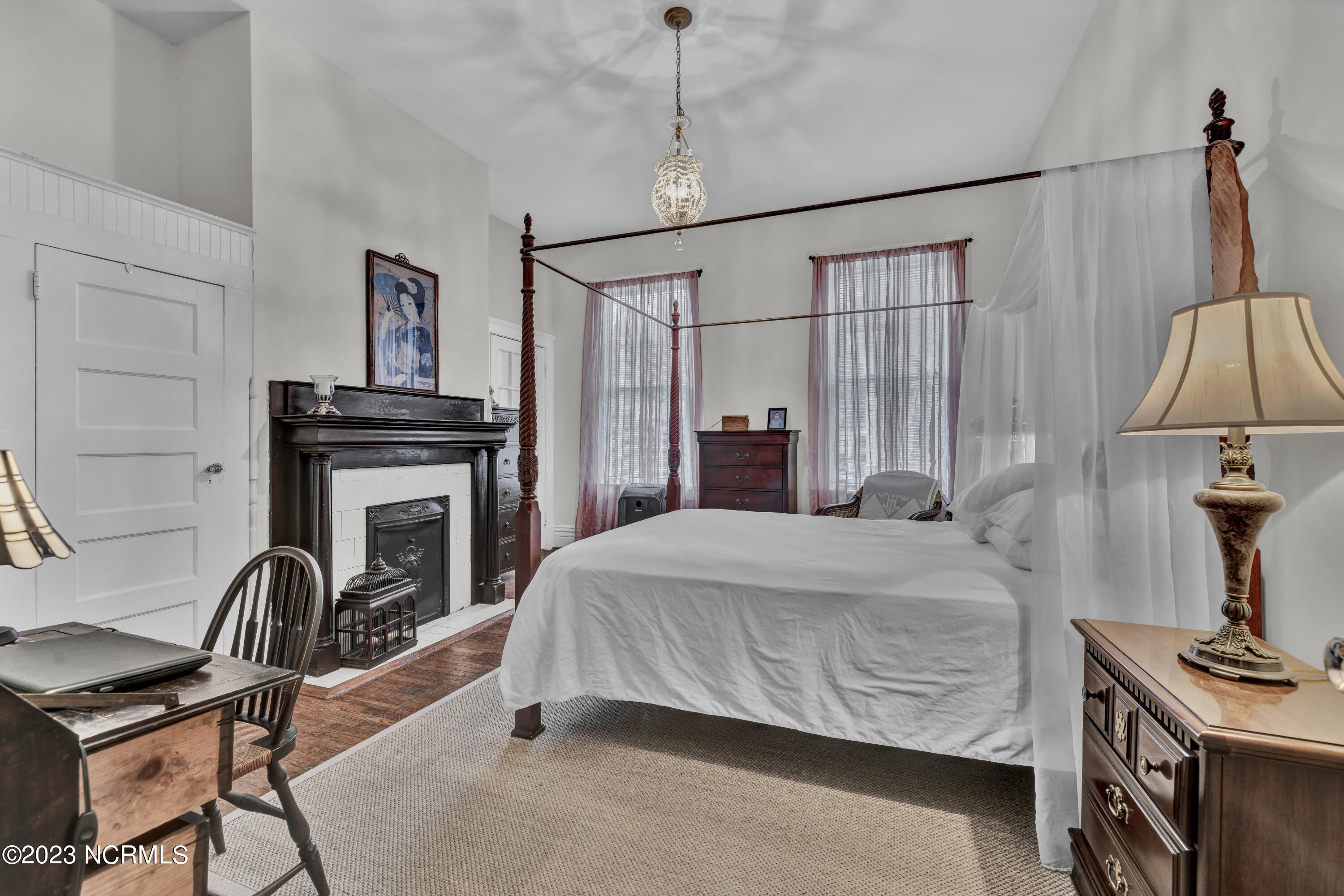 106 S 5th Avenue Property Photo 18