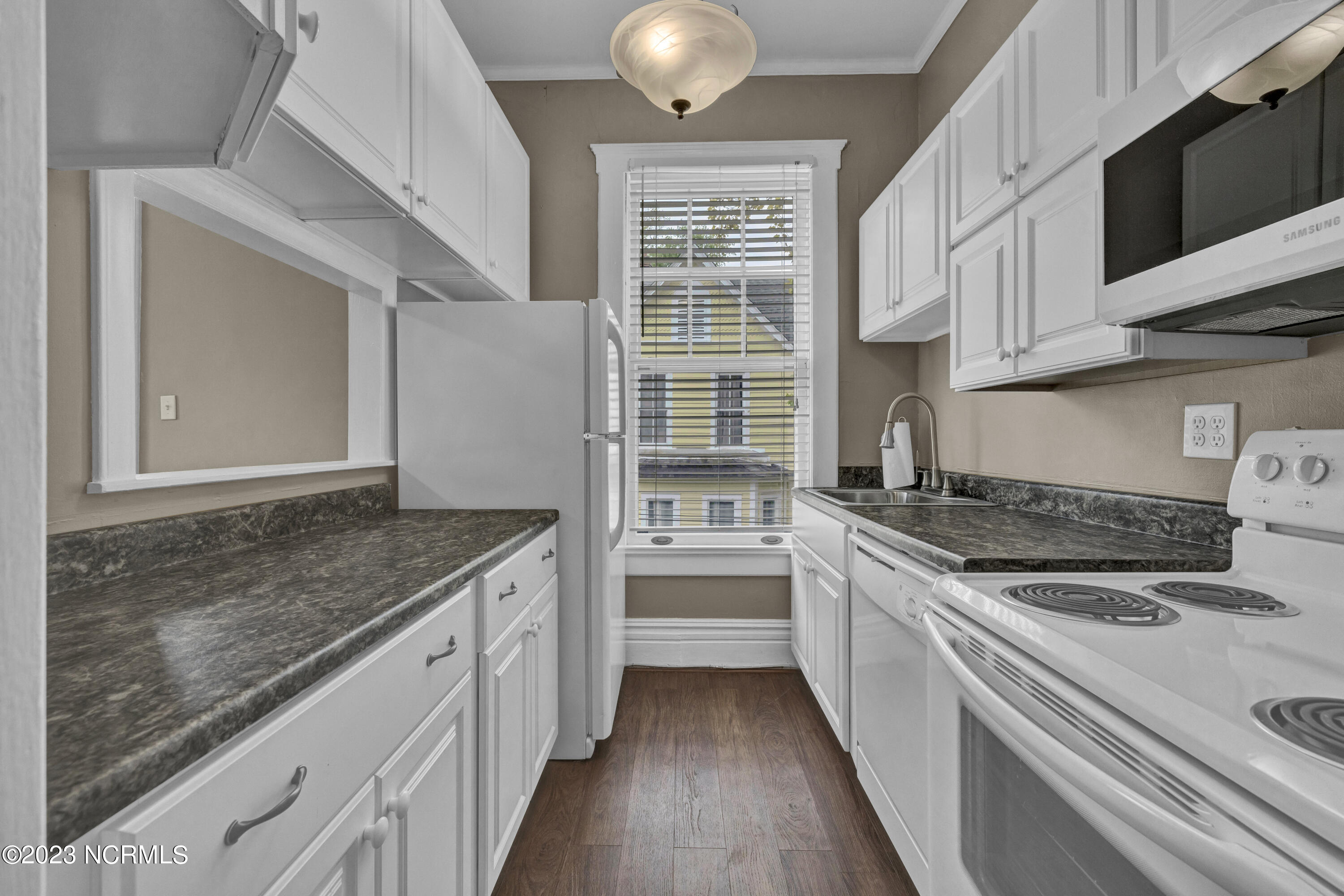 106 S 5th Avenue Property Photo 42