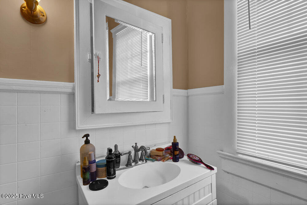 106 S 5th Avenue Property Photo 53