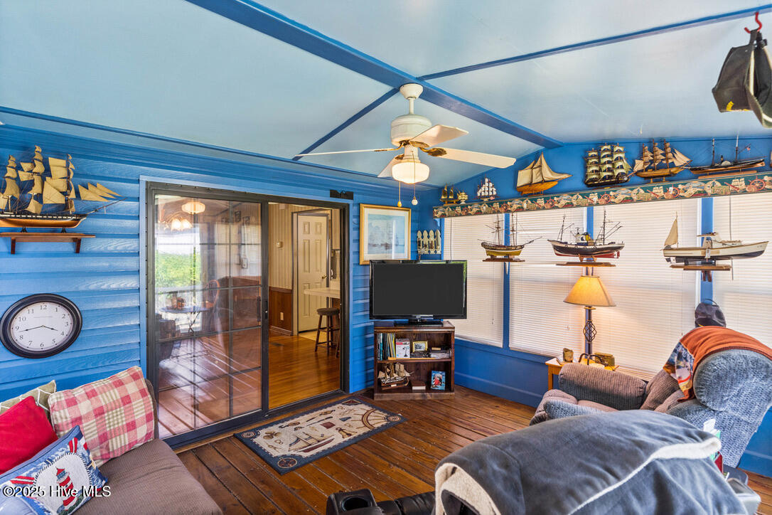 1613 Pinfish Lane Property Photo 27