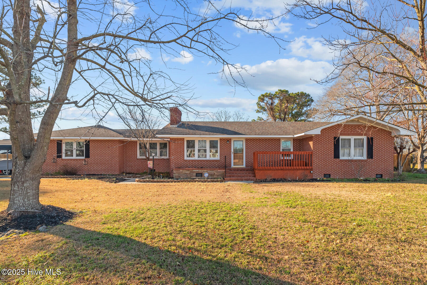 886 Lyman Road Property Photo