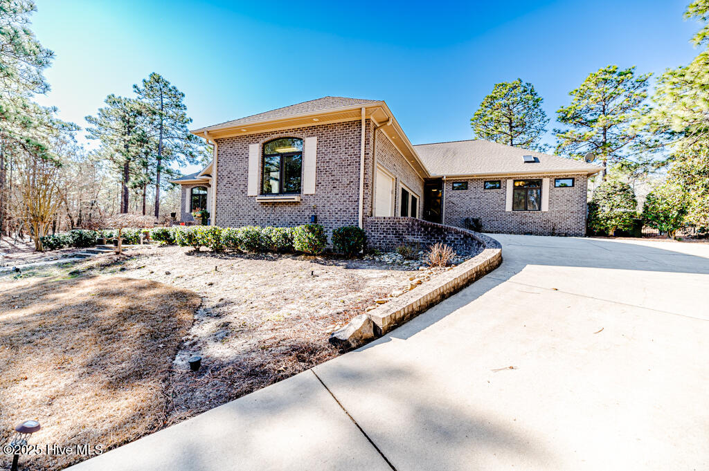 835 Lake Dornoch Drive Property Photo 5