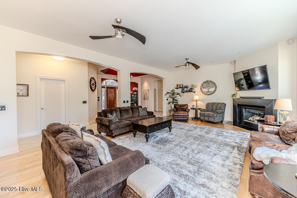 835 Lake Dornoch Drive Property Photo 12