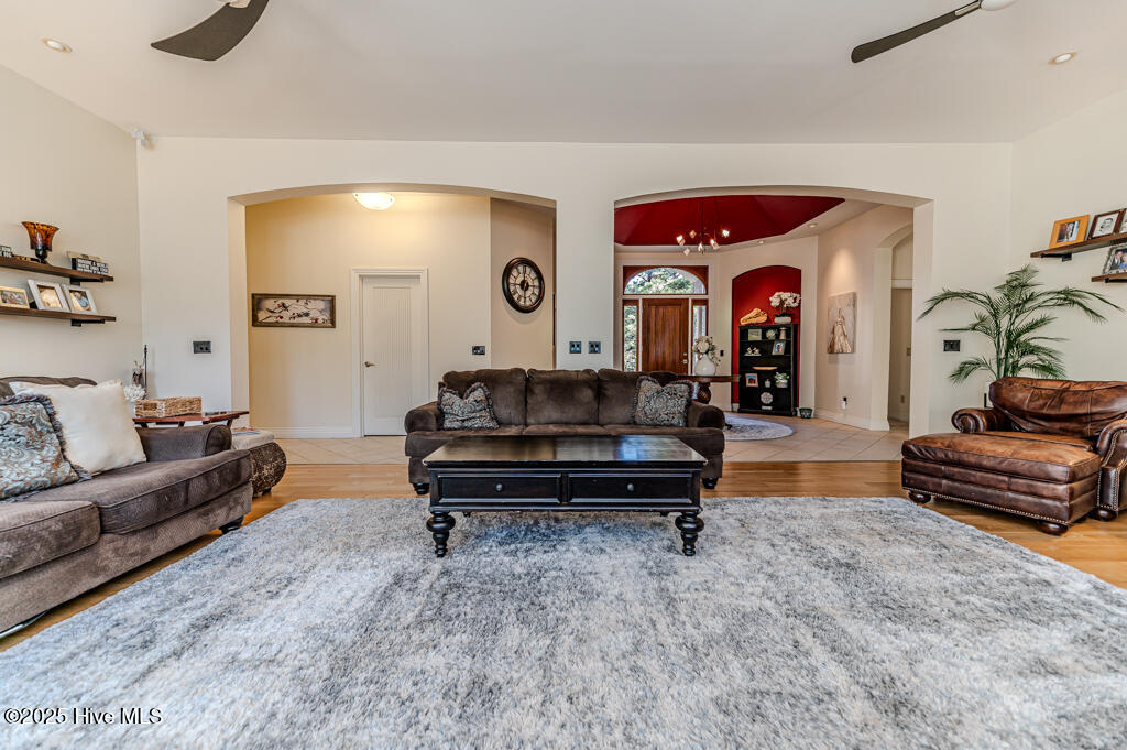 835 Lake Dornoch Drive Property Photo 13
