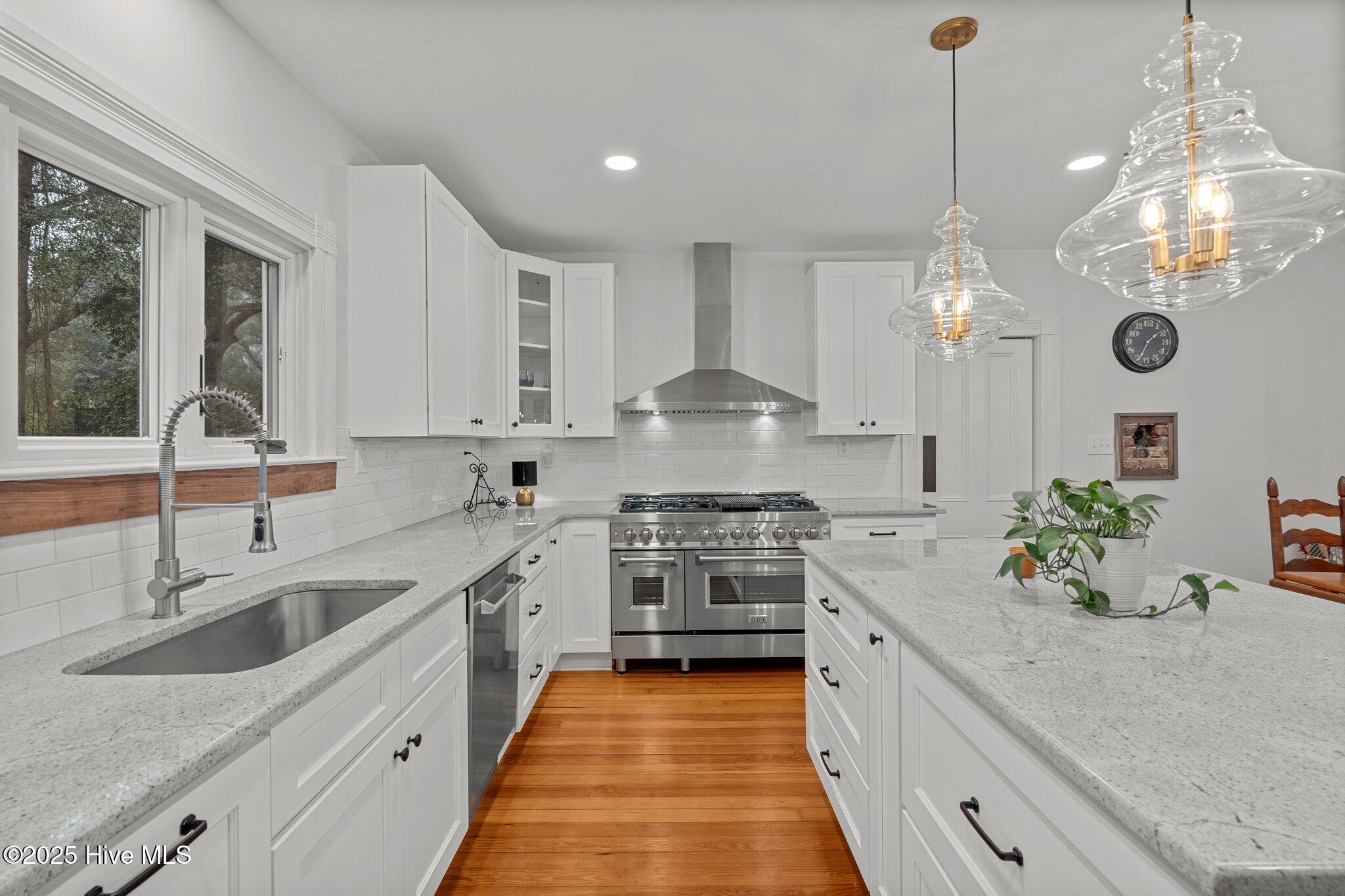 280 W Connecticut Avenue Property Photo 2