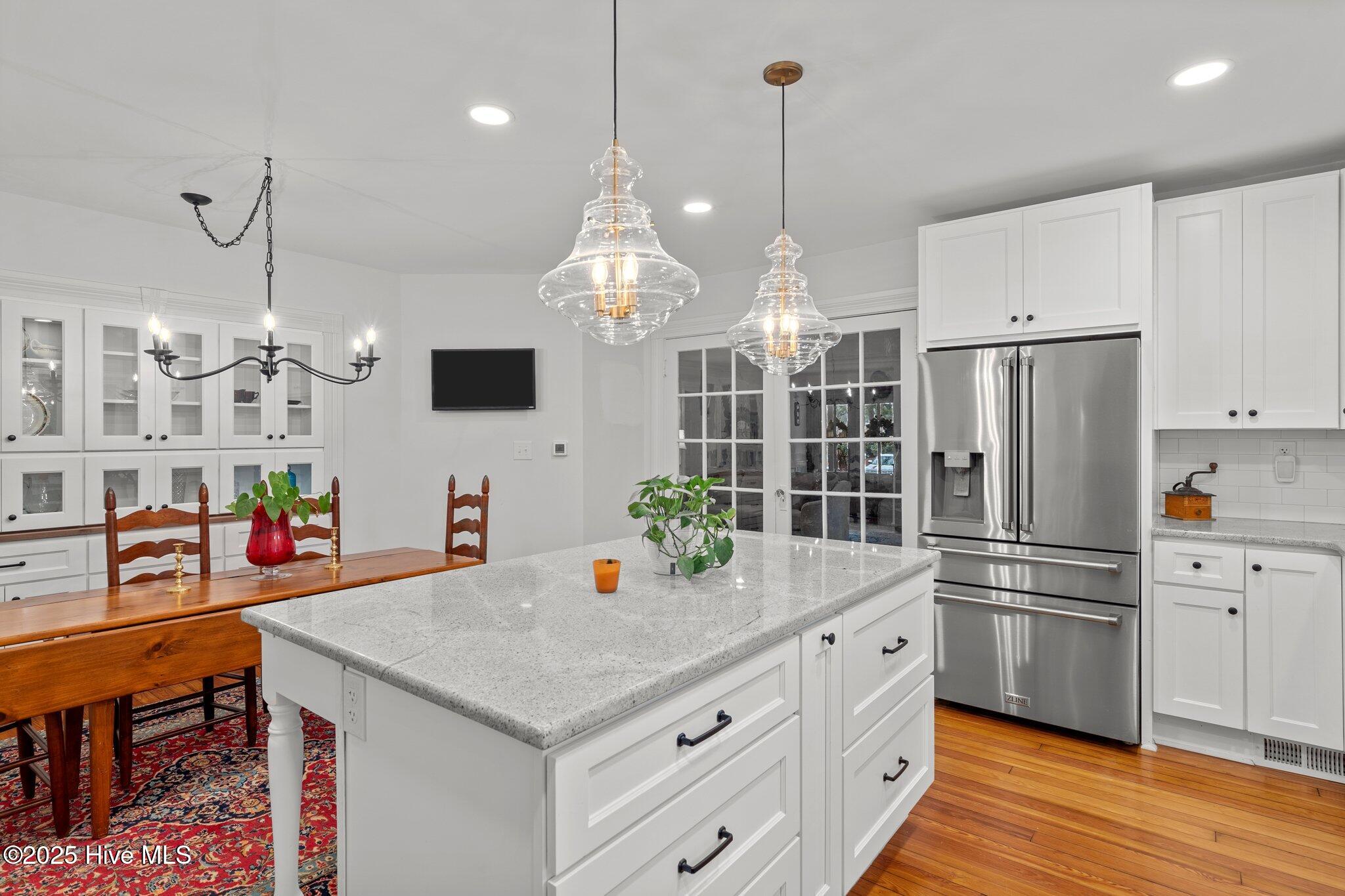 280 W Connecticut Avenue Property Photo 6
