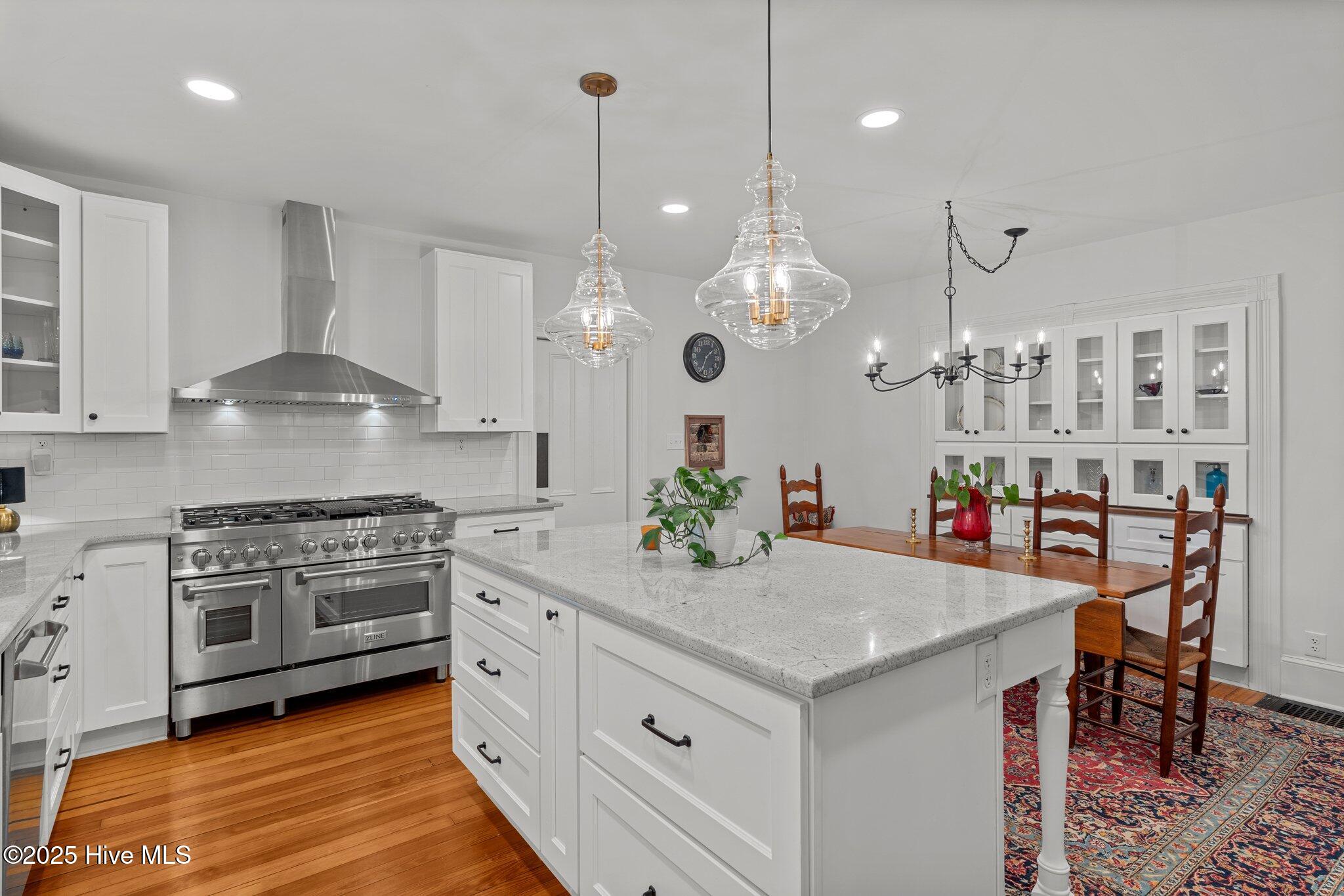 280 W Connecticut Avenue Property Photo 7