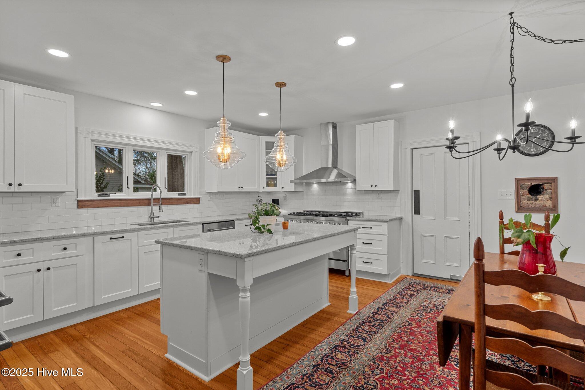 280 W Connecticut Avenue Property Photo 8
