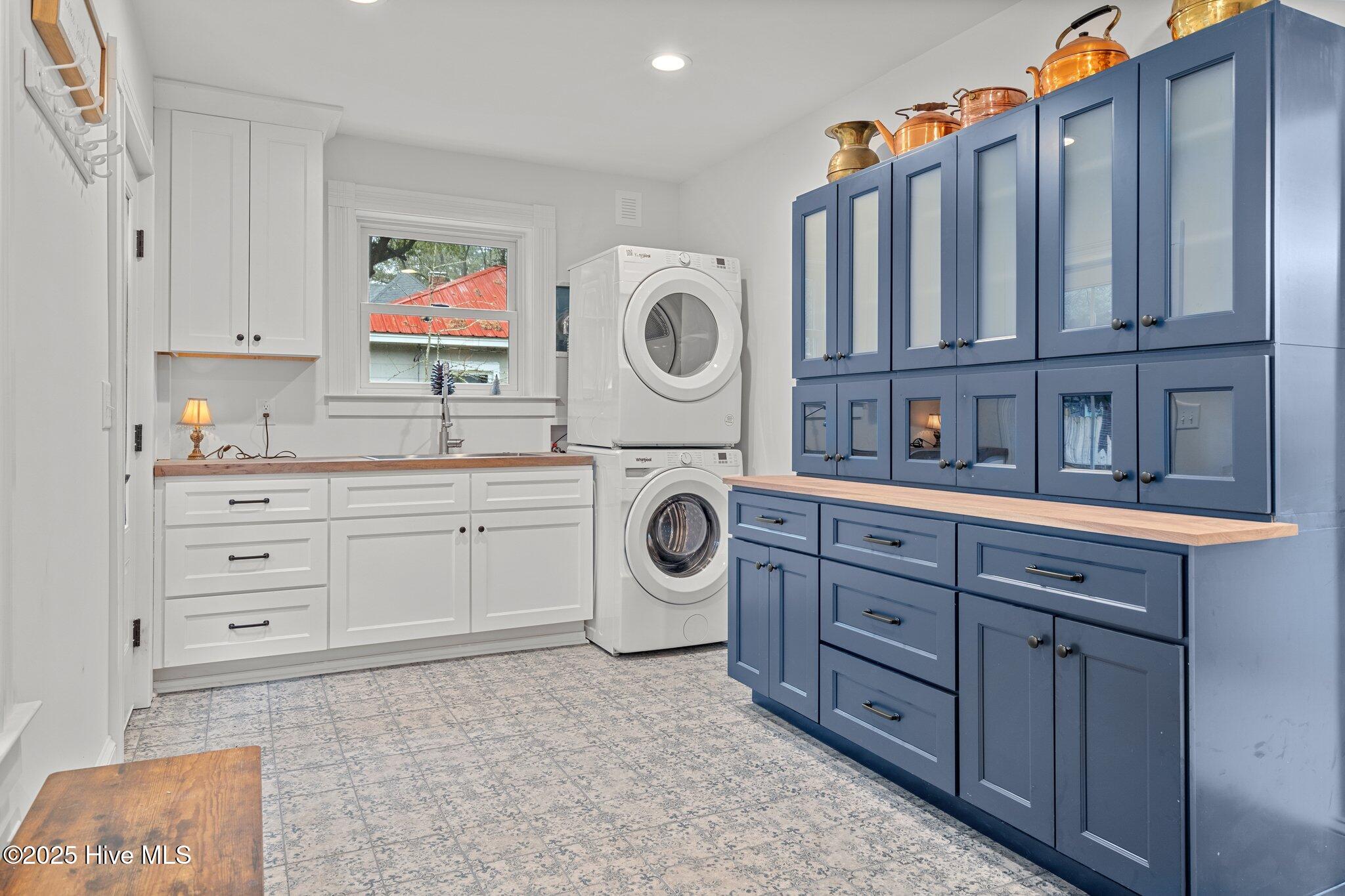 280 W Connecticut Avenue Property Photo 10